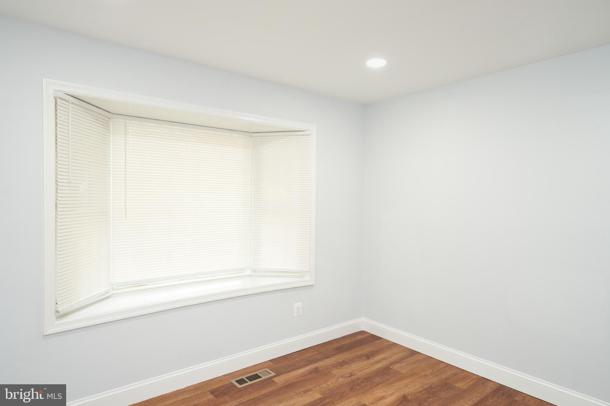 VILLA D ESTE VILLAGE - Residential Lease