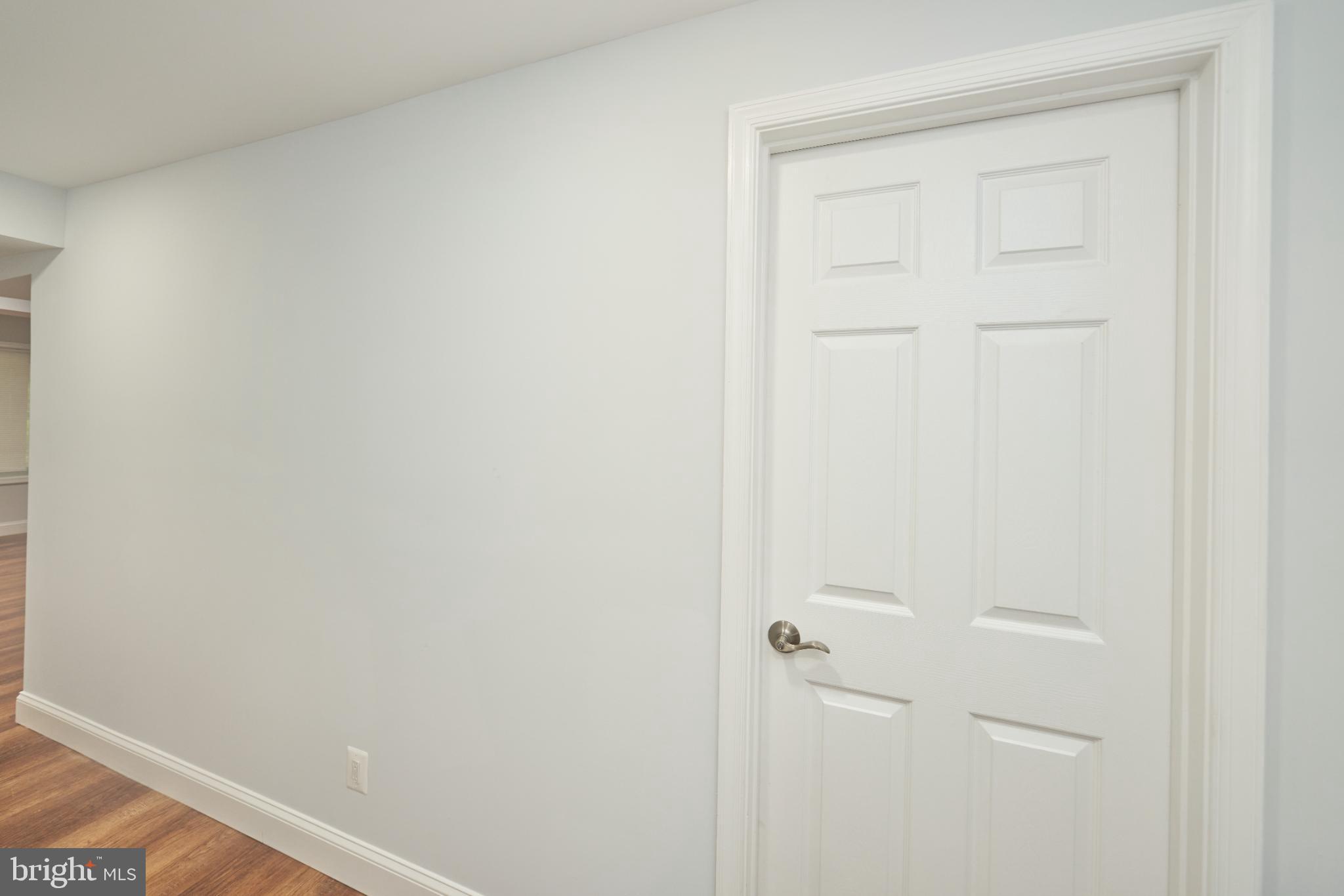 VILLA D ESTE VILLAGE - Residential Lease