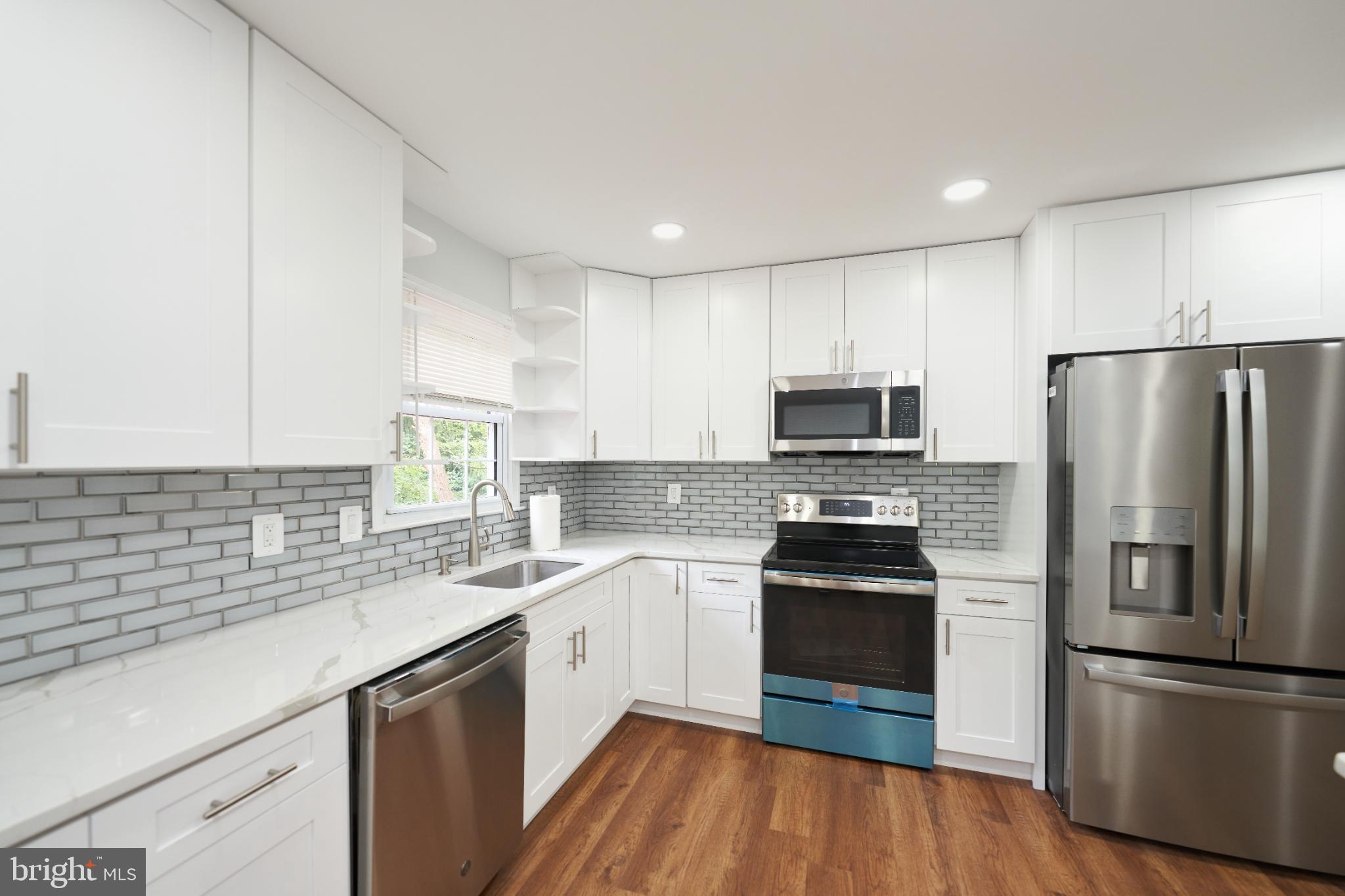 VILLA D ESTE VILLAGE - Residential Lease