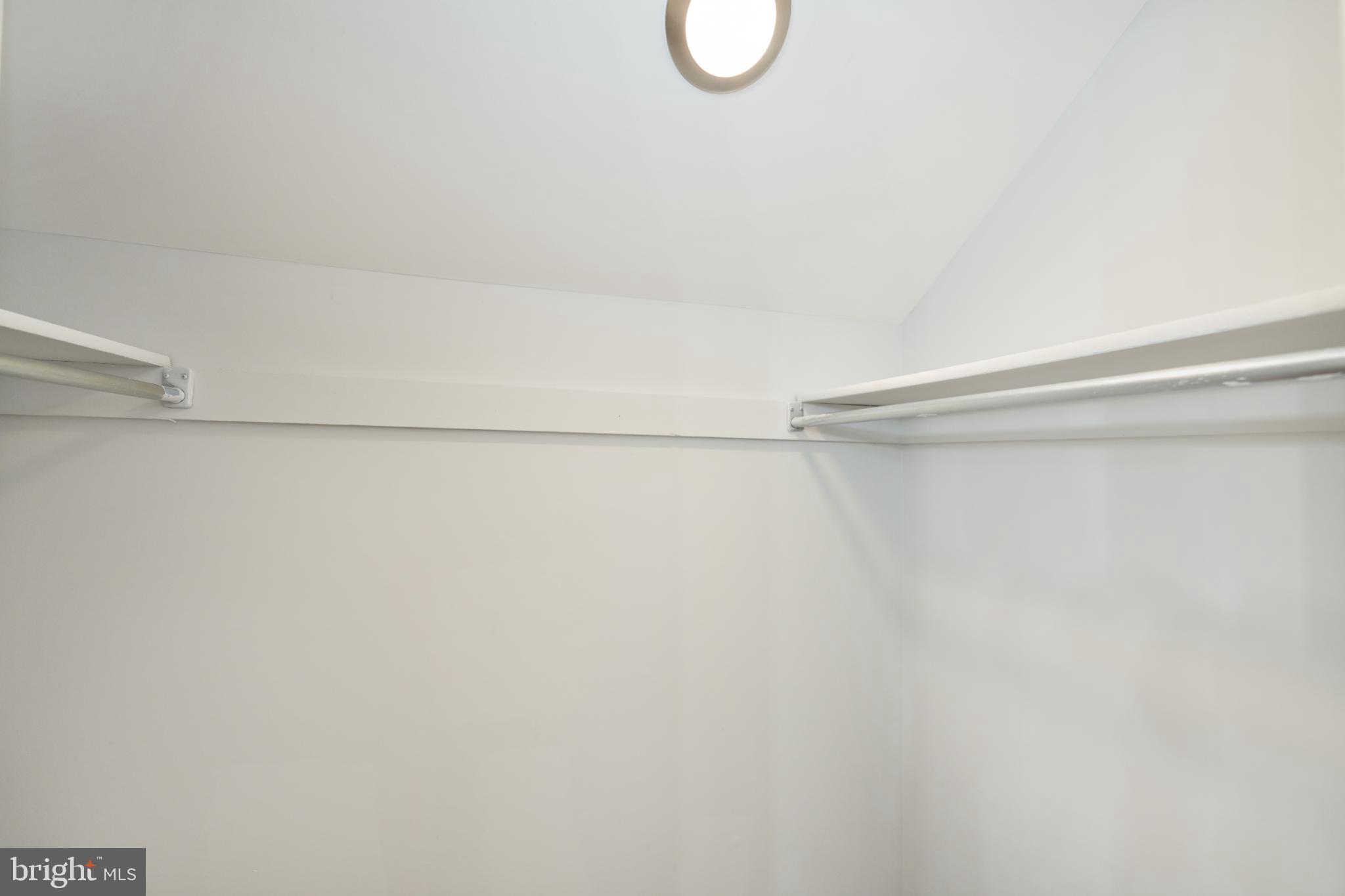 VILLA D ESTE VILLAGE - Residential Lease