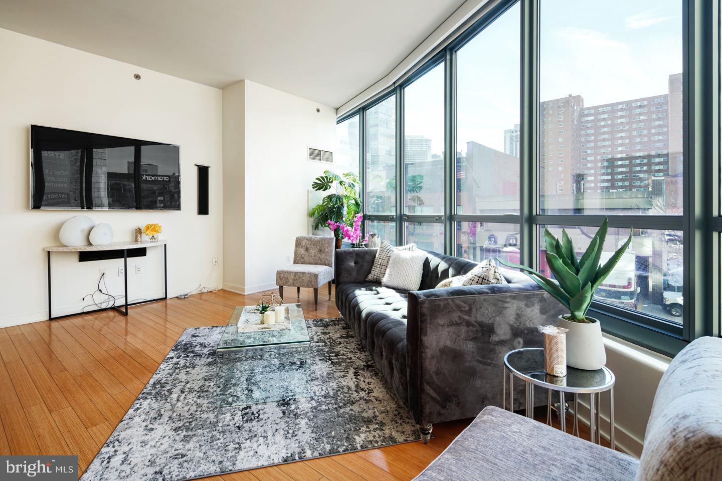RITTENHOUSE SQUARE - Residential