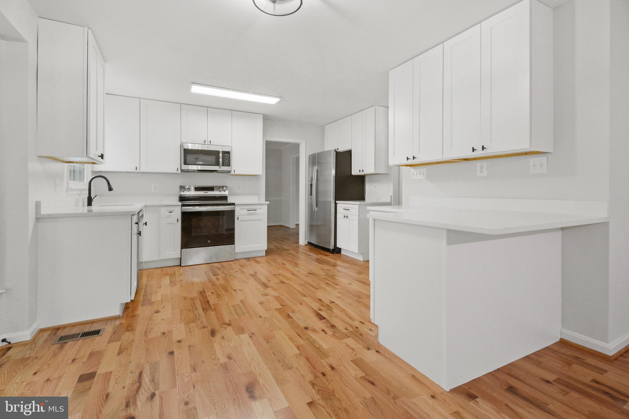 DUTCH HOLLOW - Residential