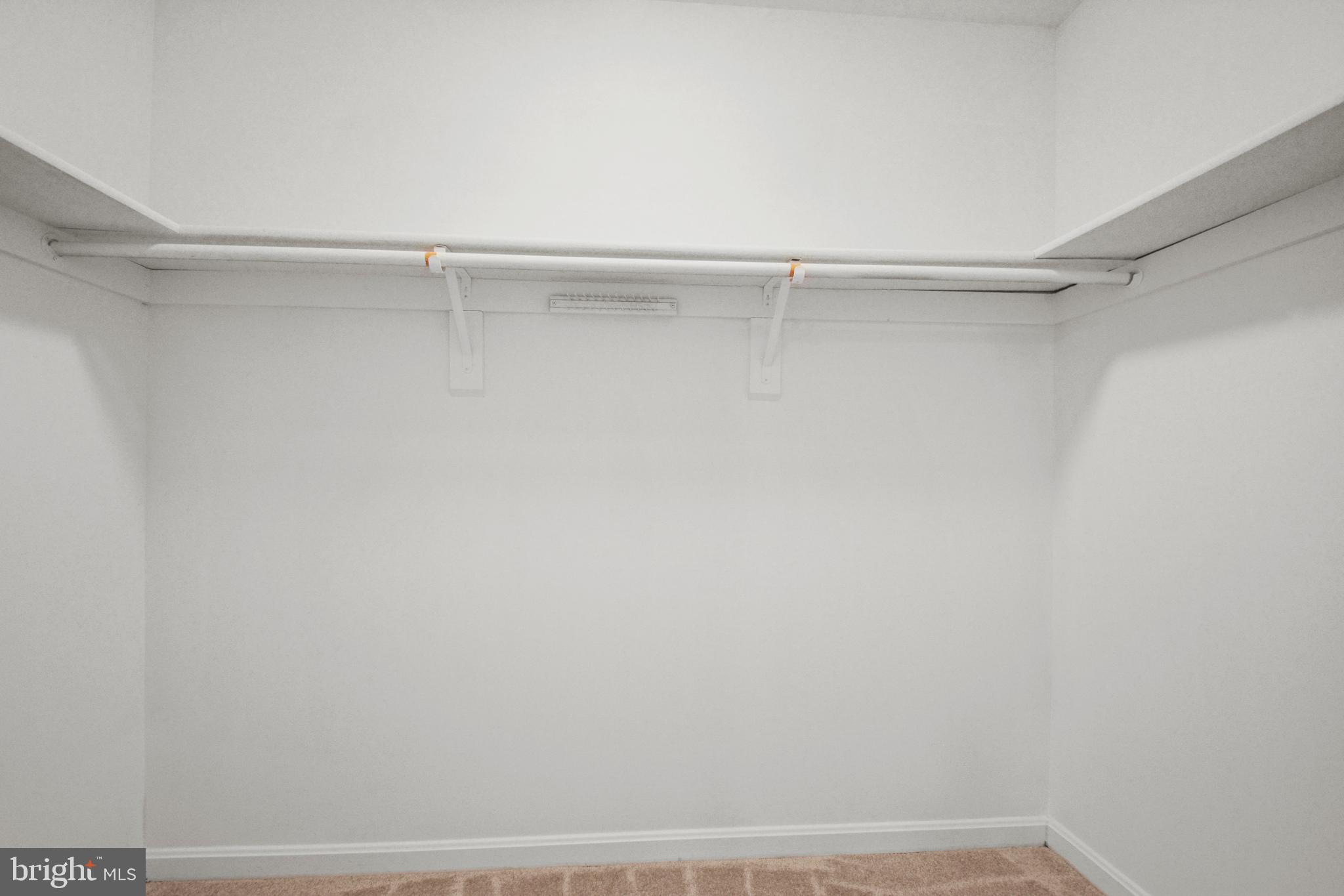 DUTCH HOLLOW - Residential