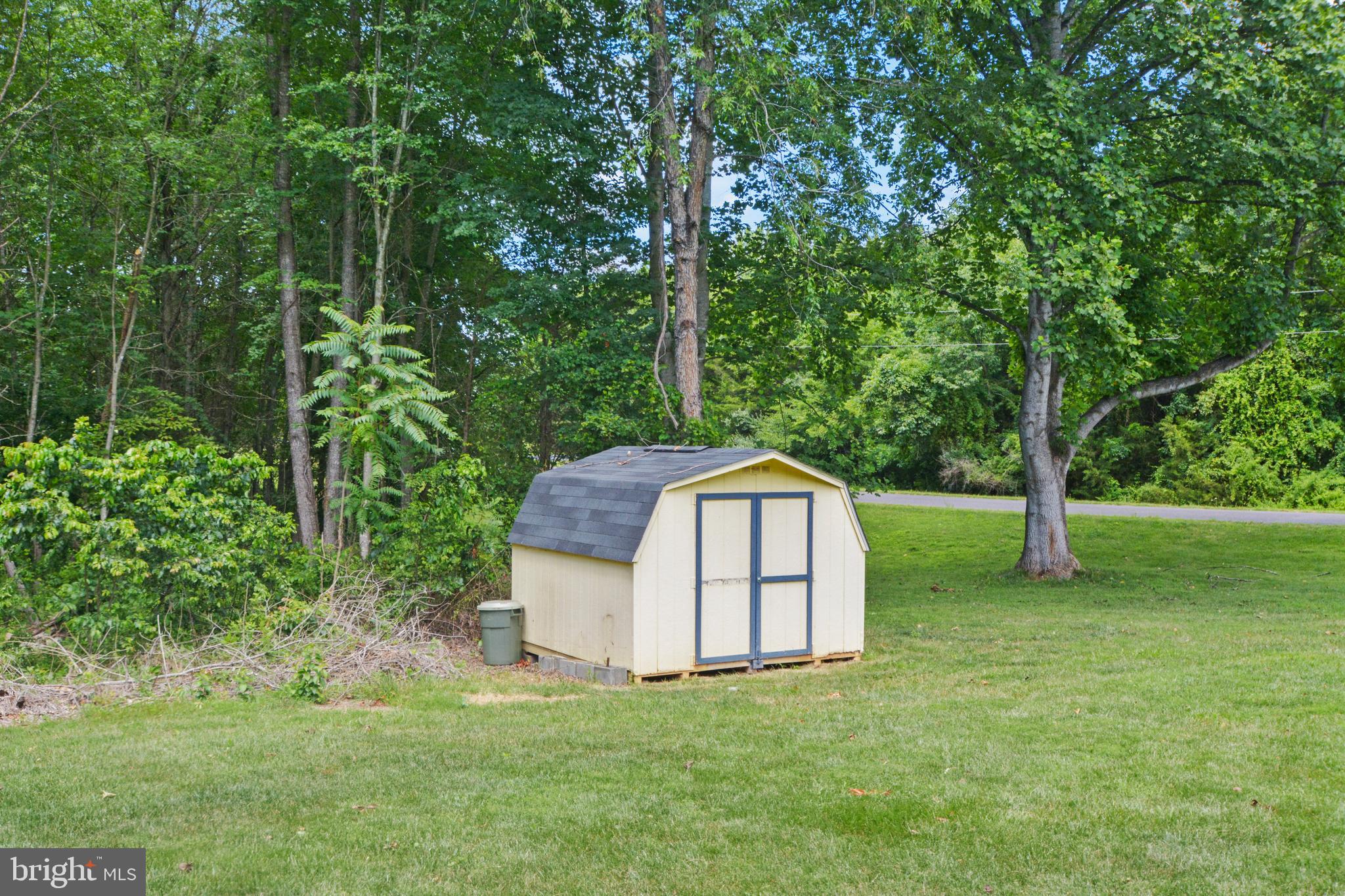 DUTCH HOLLOW - Residential