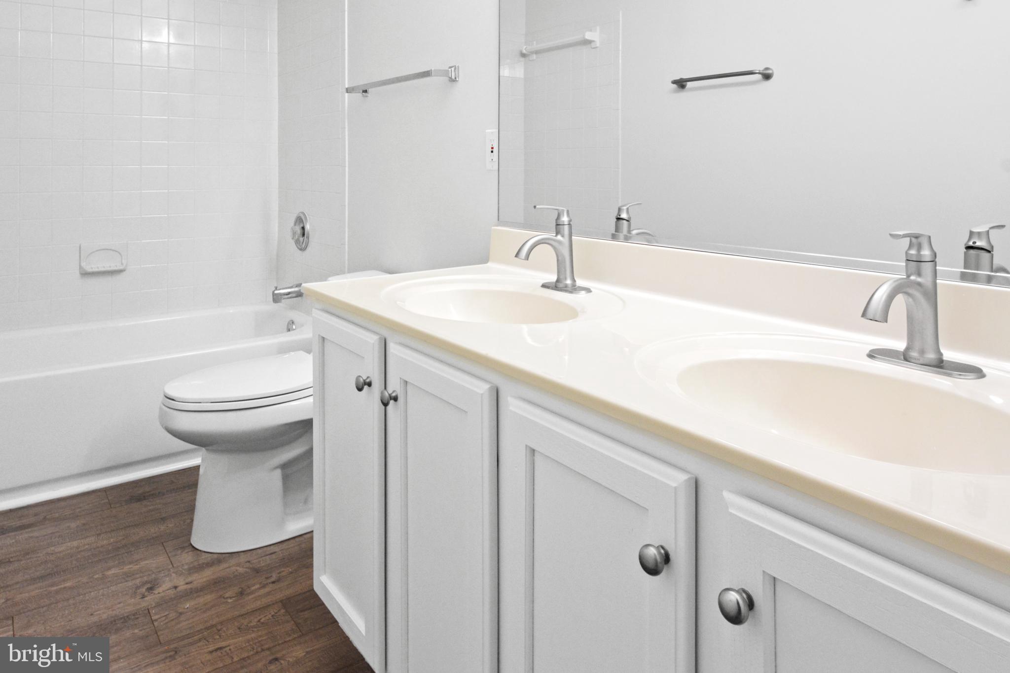 DUTCH HOLLOW - Residential