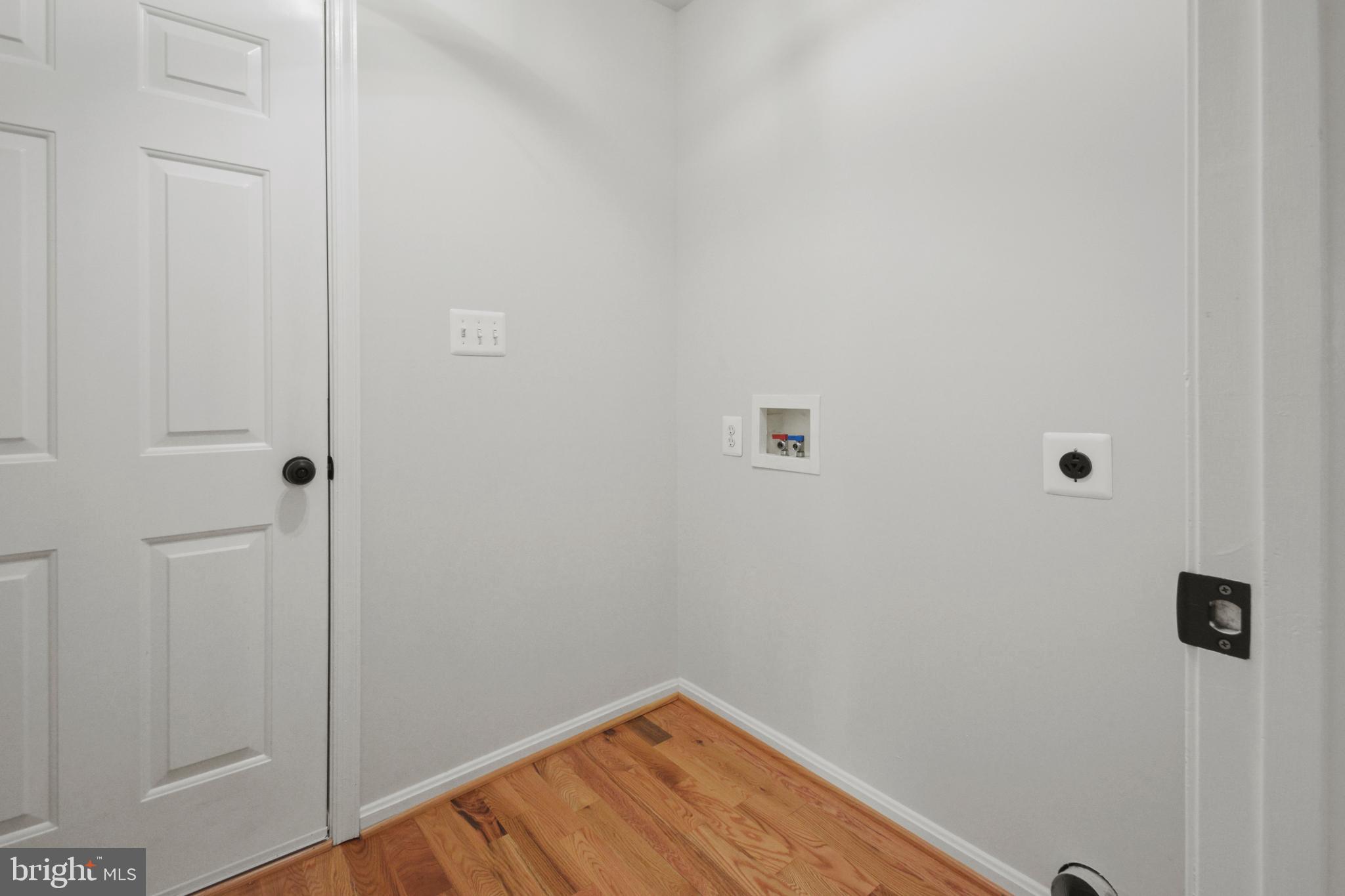 DUTCH HOLLOW - Residential