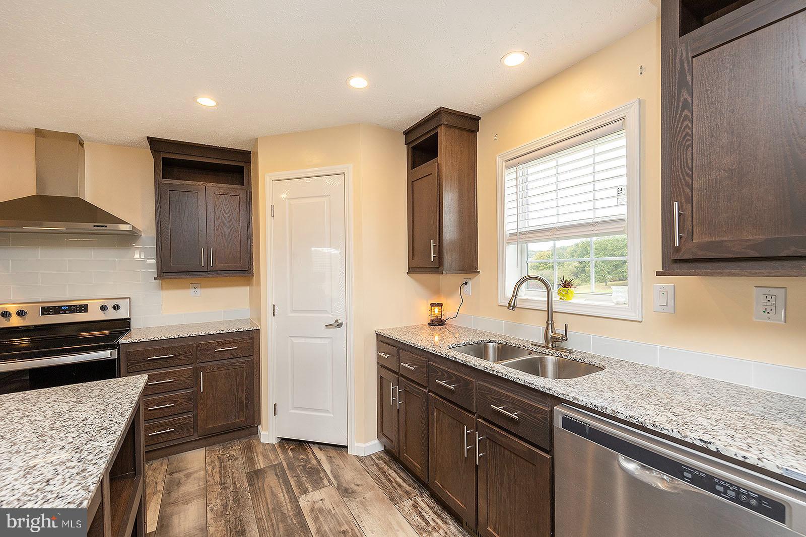 SLEEPY MEADOWS - Residential