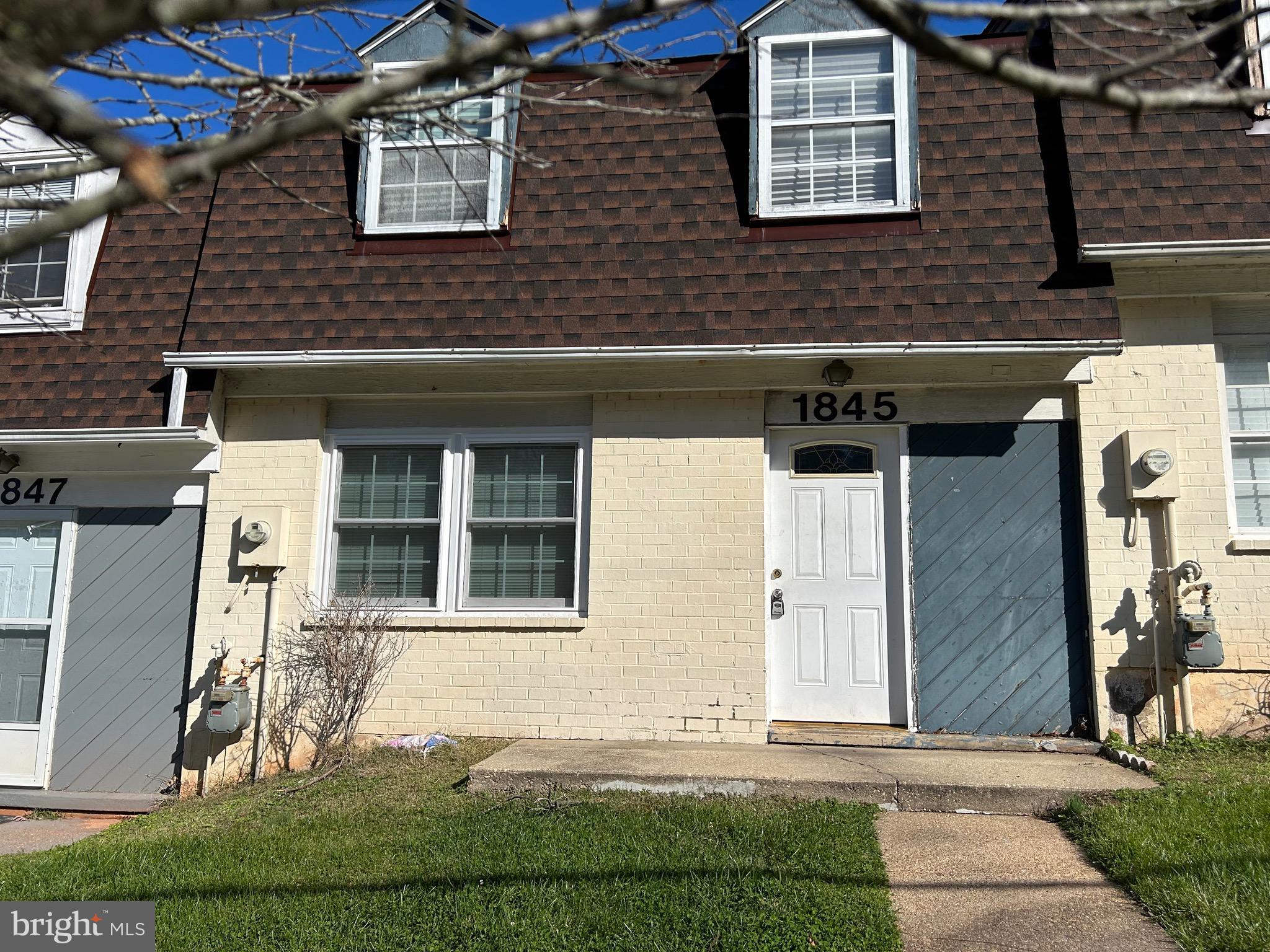 WINDMILL SQUARE - Residential