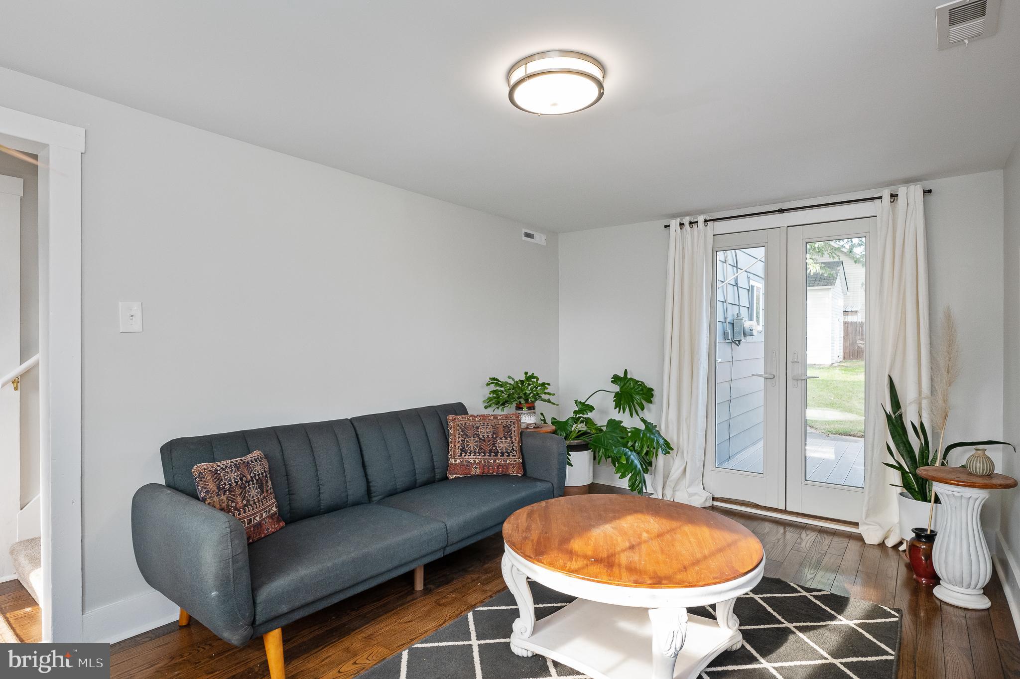 PERRYVILLE - Residential