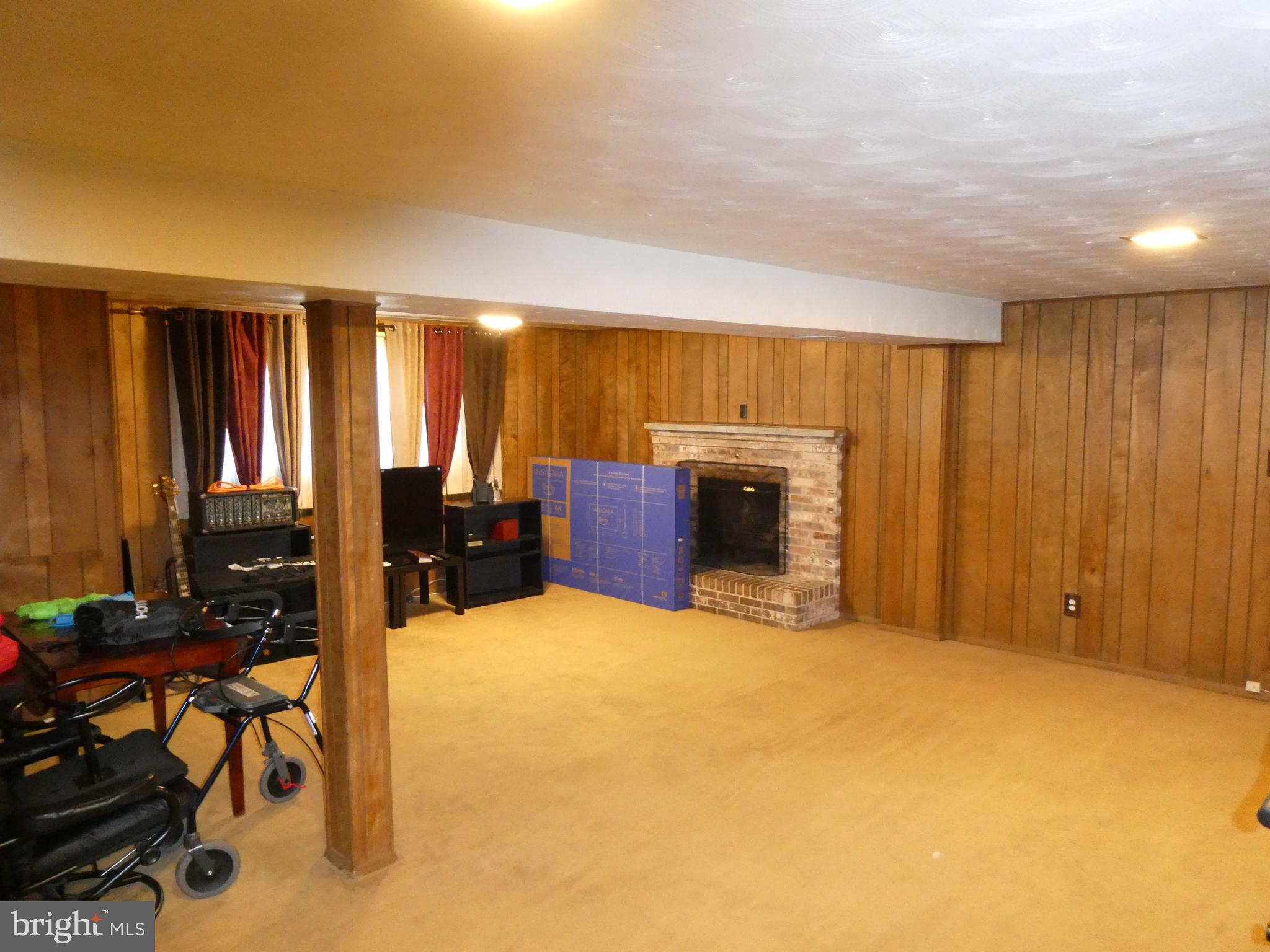 CRESTVIEW MANOR - Residential