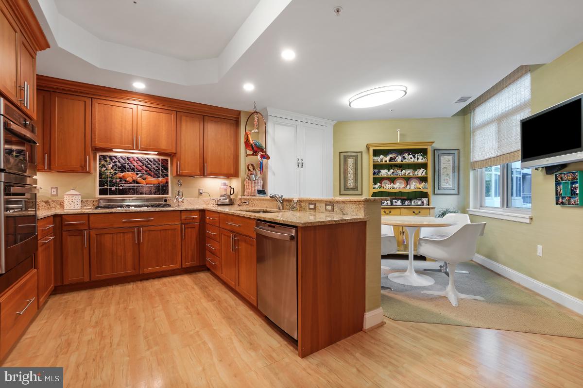 SOMERSET - Residential