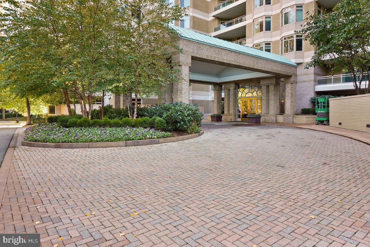 SOMERSET - Residential