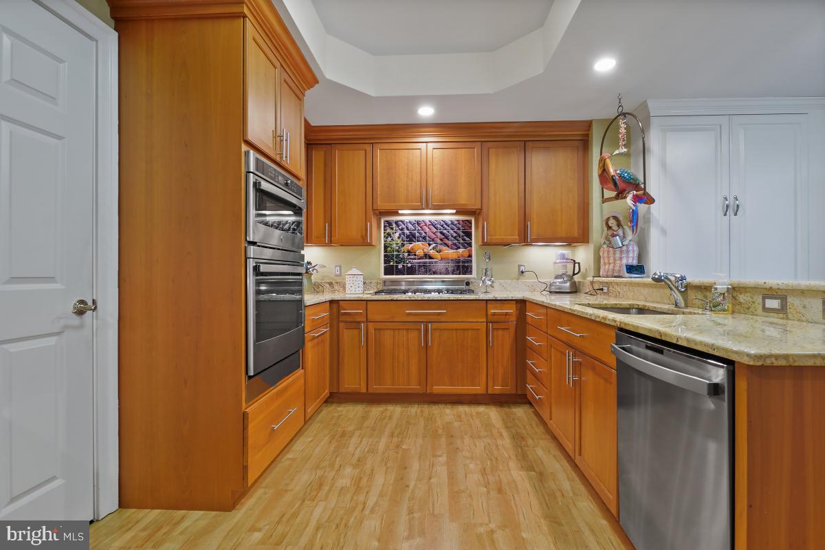 SOMERSET - Residential