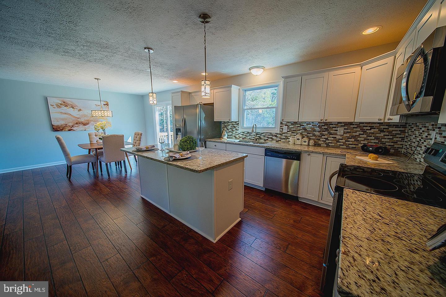 BEVERLY ESTATES - Residential