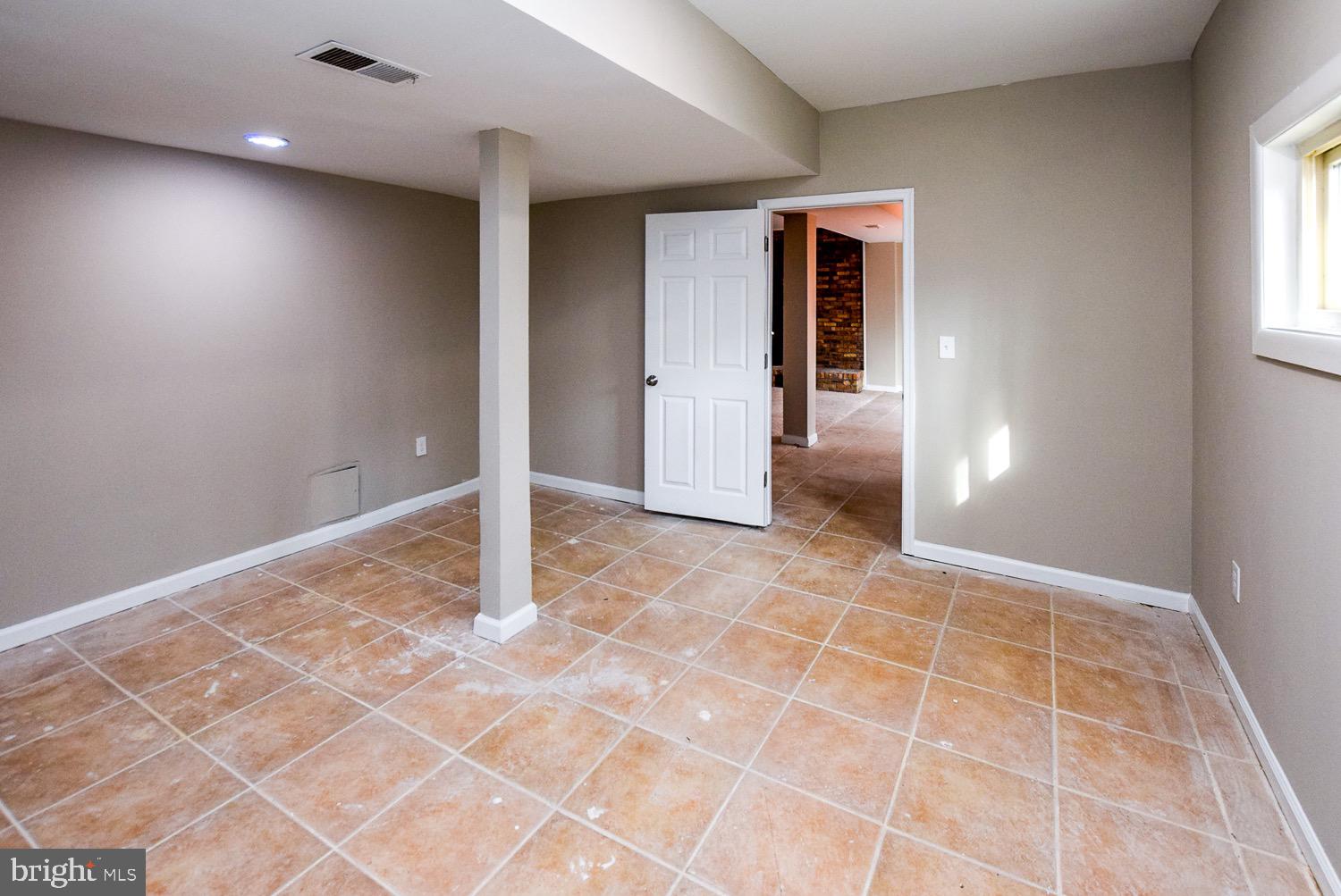 FORT WASHINGTON ESTATES - Residential