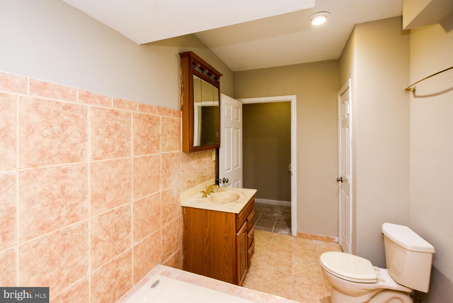 FORT WASHINGTON ESTATES - Residential