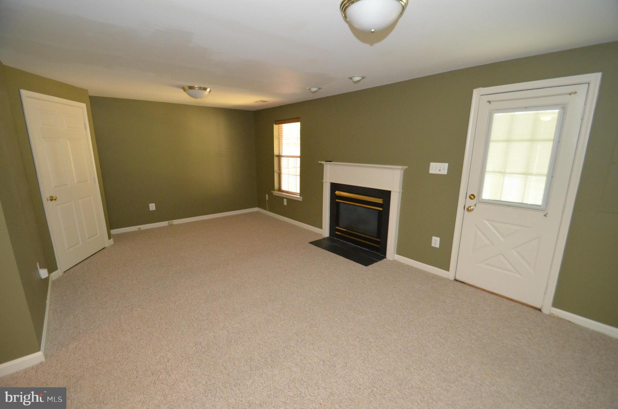 GLENWOOD MEWS - Residential Lease