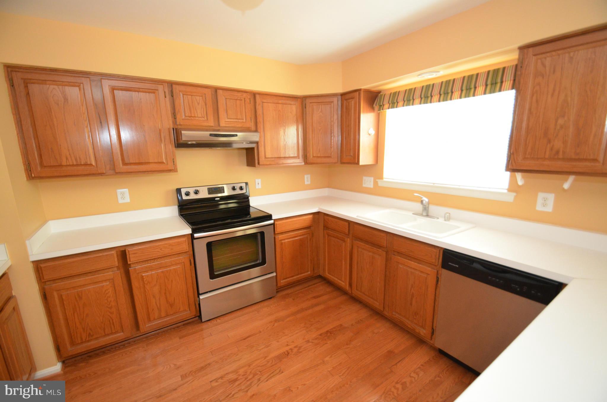 GLENWOOD MEWS - Residential Lease