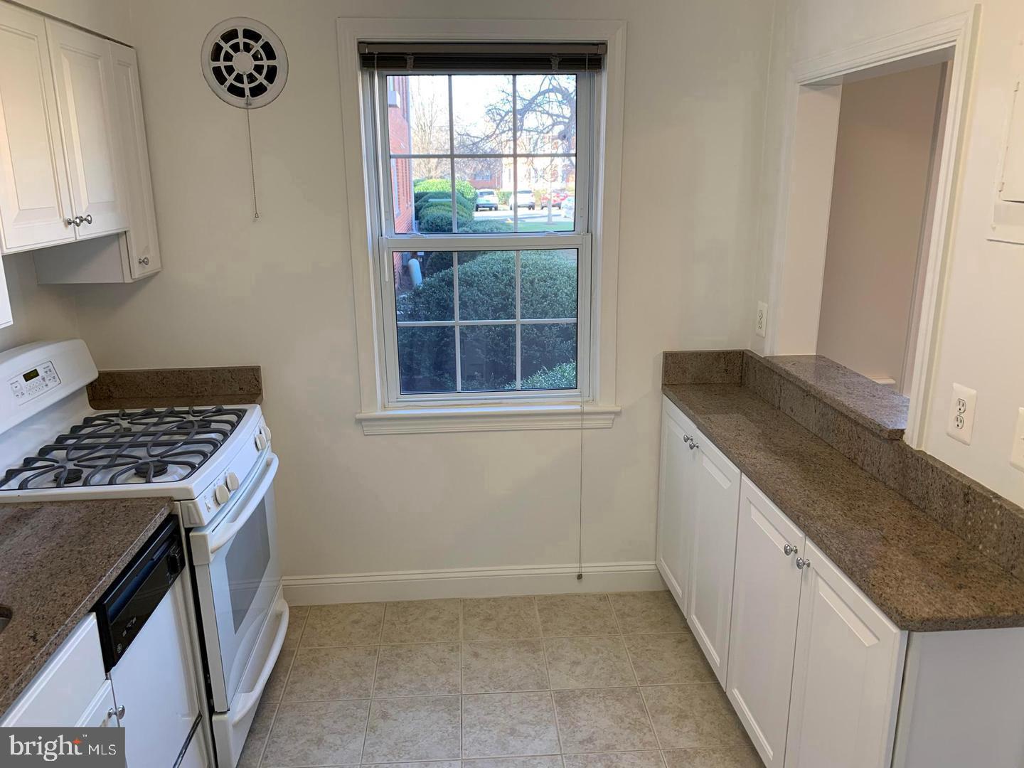 BELLE VIEW - Residential Lease