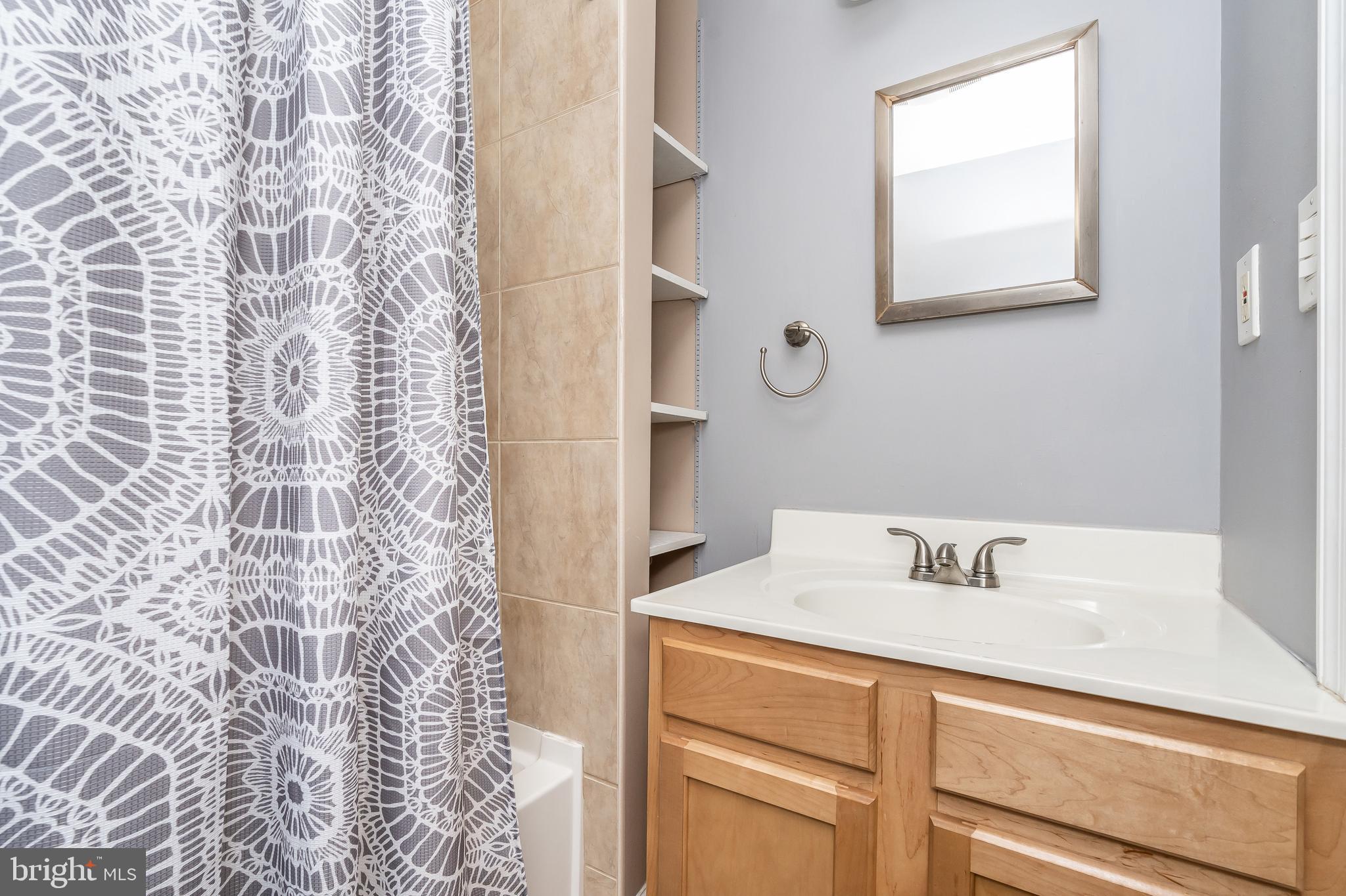 HOLLINS PARK - Residential