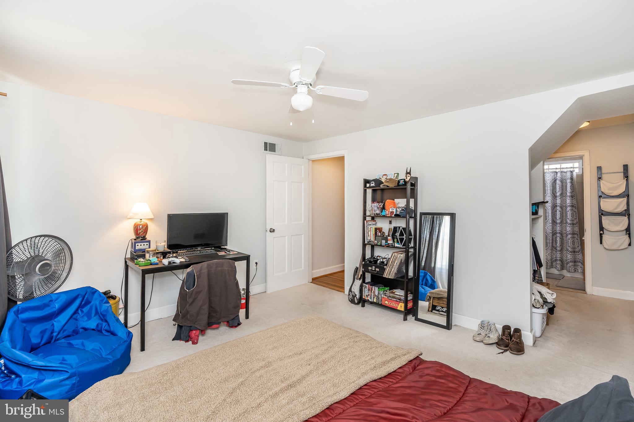 HOLLINS PARK - Residential