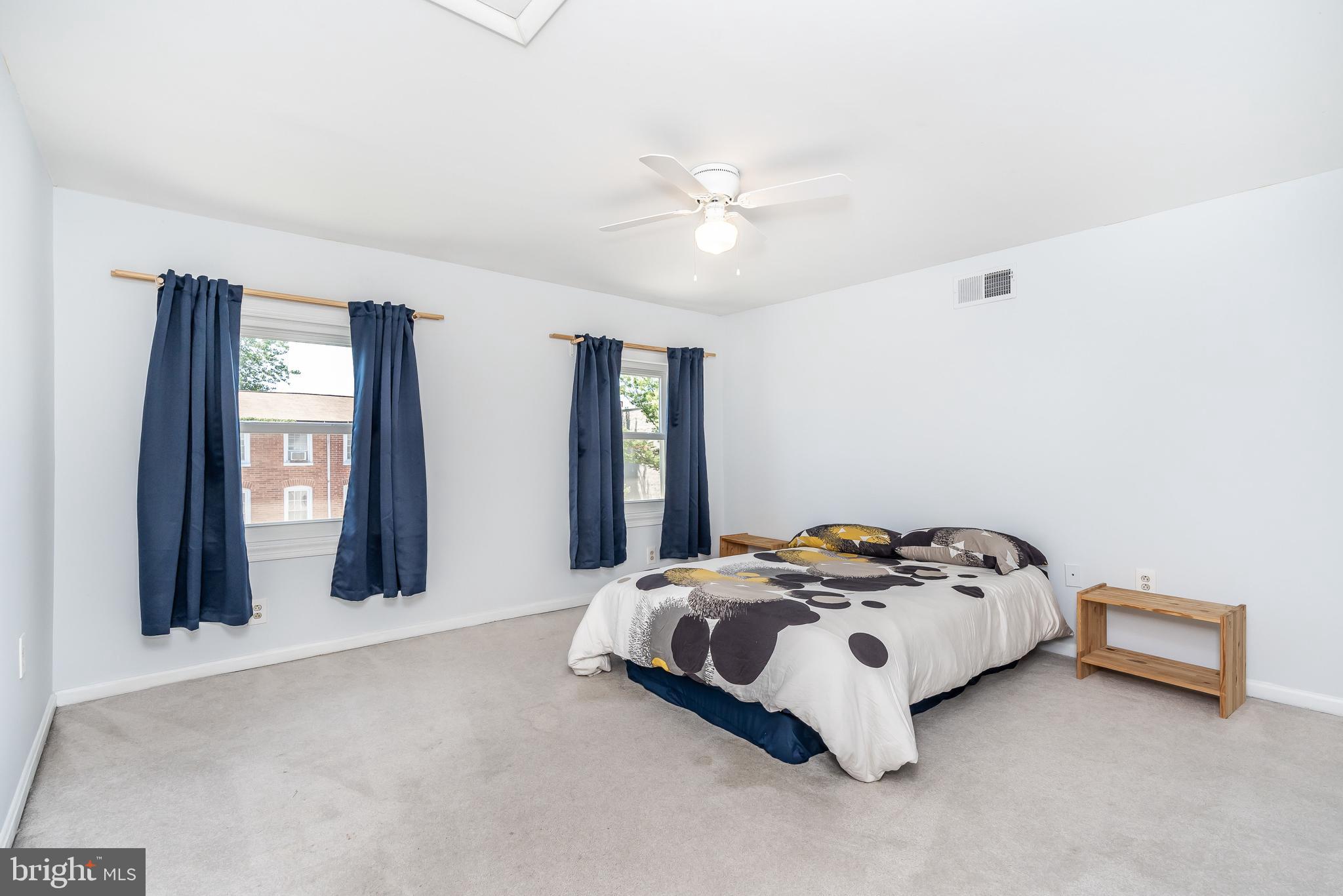 HOLLINS PARK - Residential