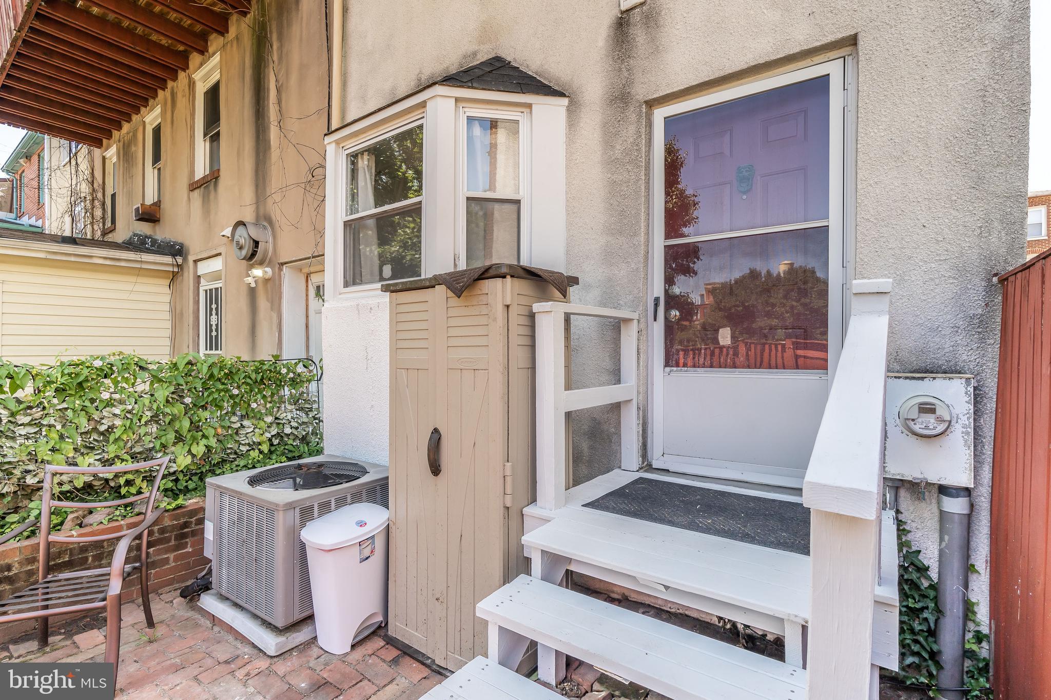 HOLLINS PARK - Residential