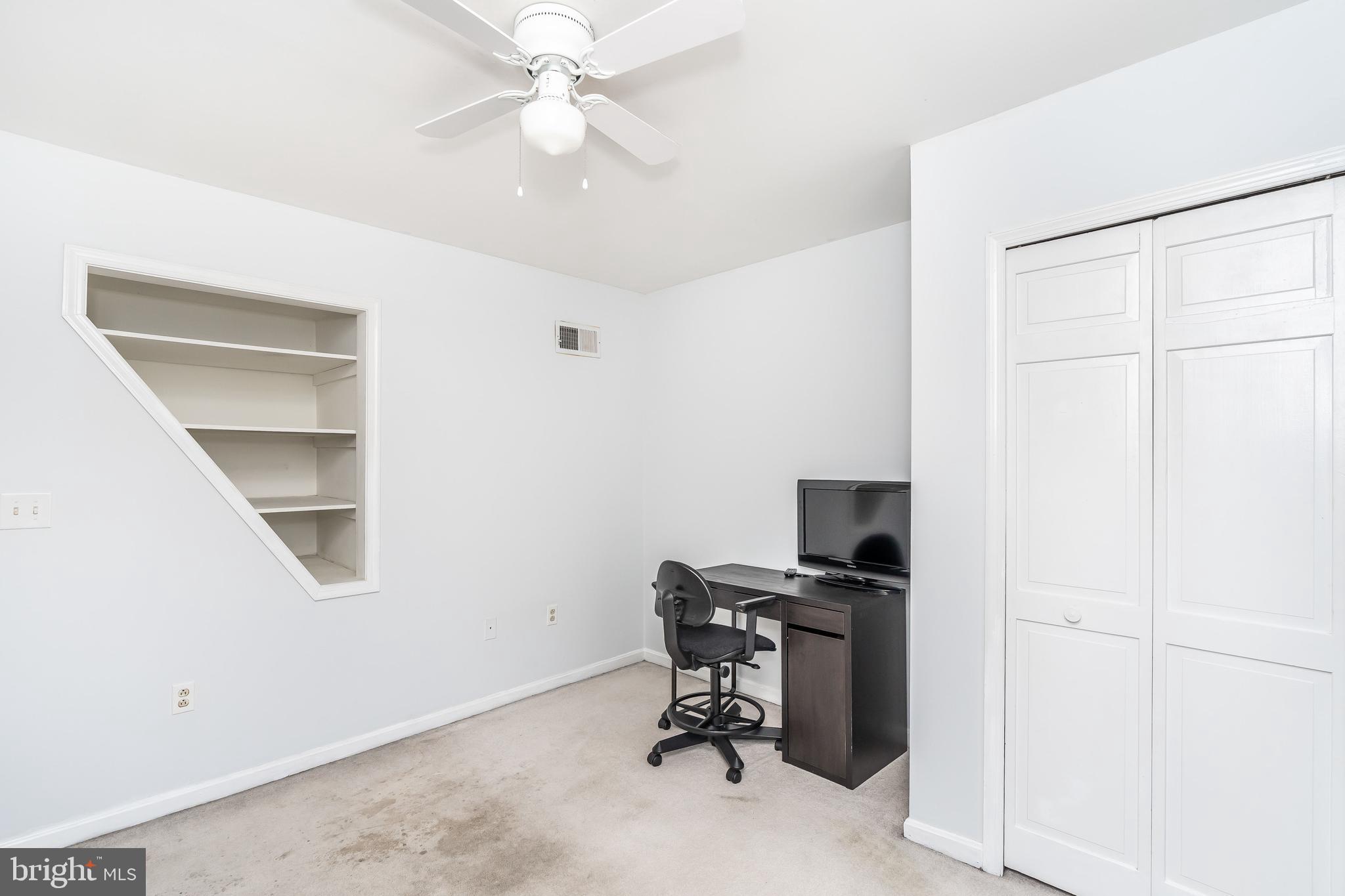 HOLLINS PARK - Residential