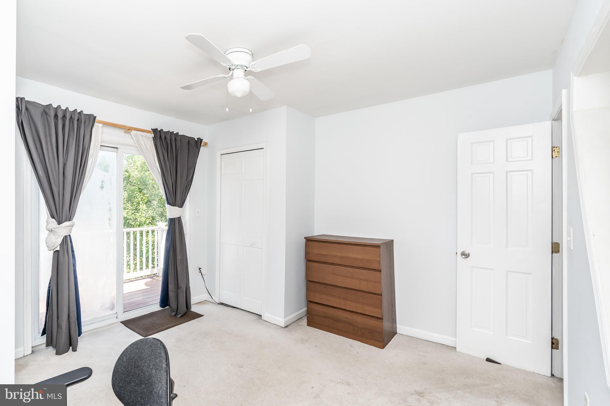 HOLLINS PARK - Residential