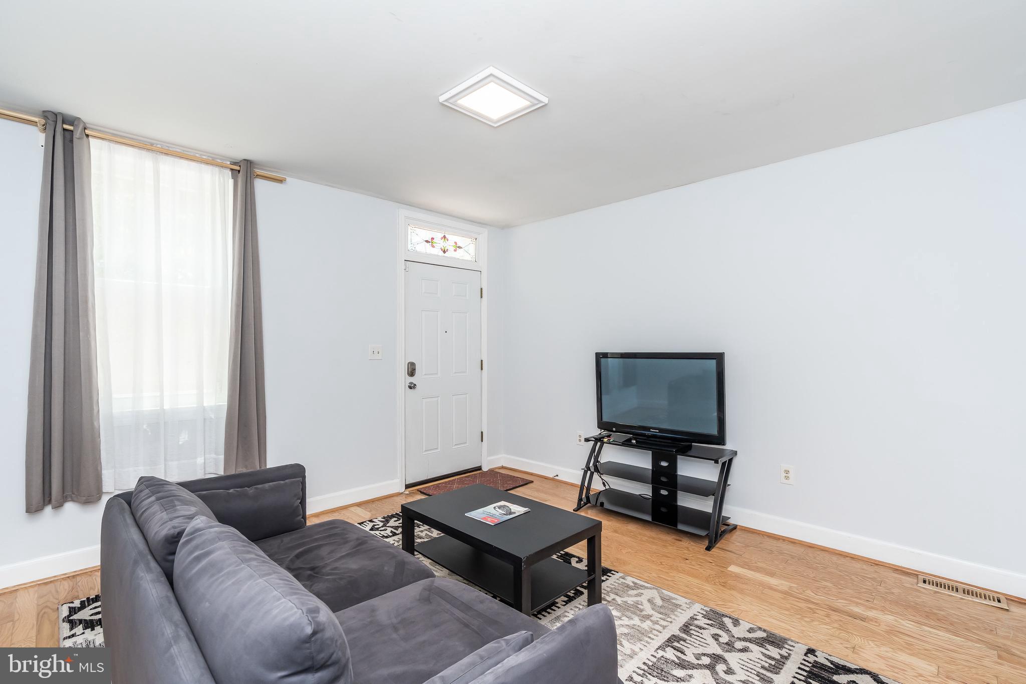 HOLLINS PARK - Residential