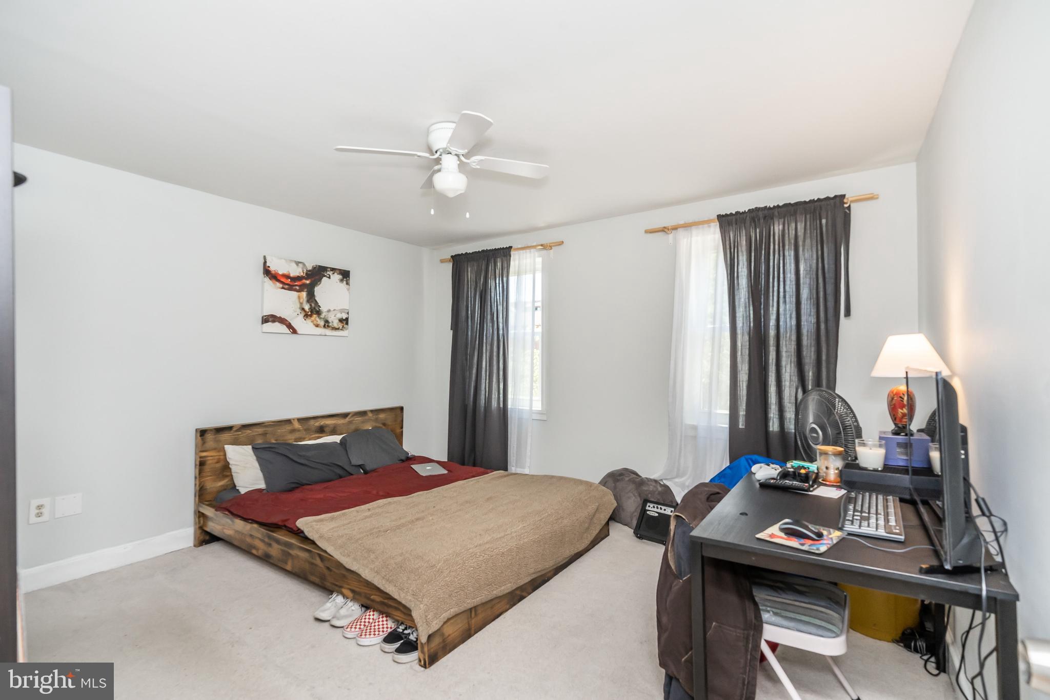 HOLLINS PARK - Residential