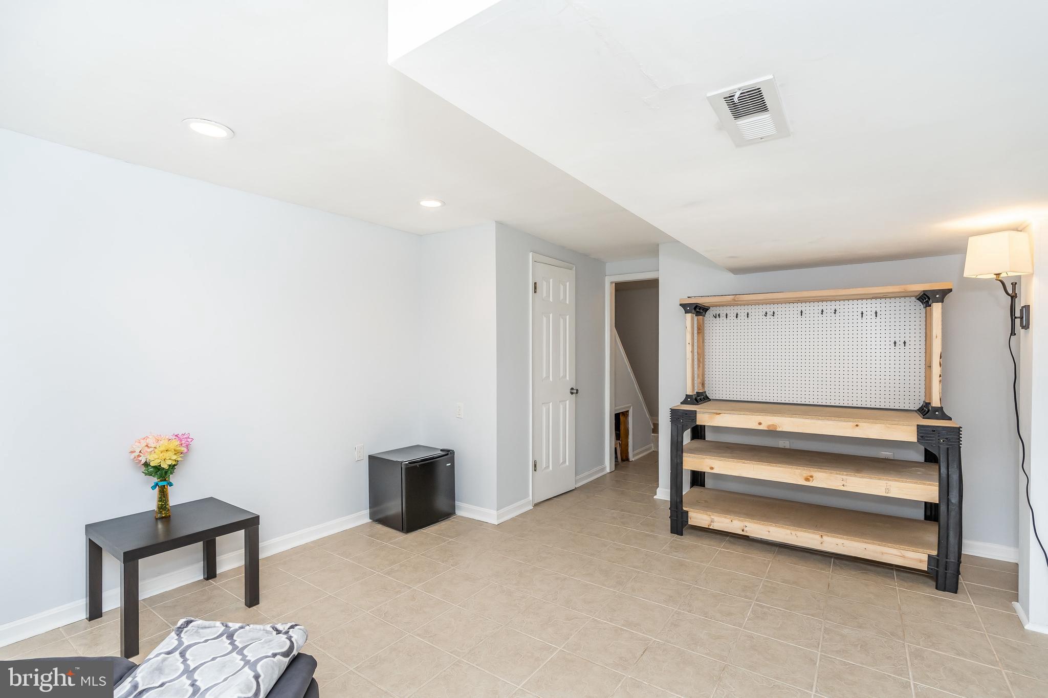 HOLLINS PARK - Residential