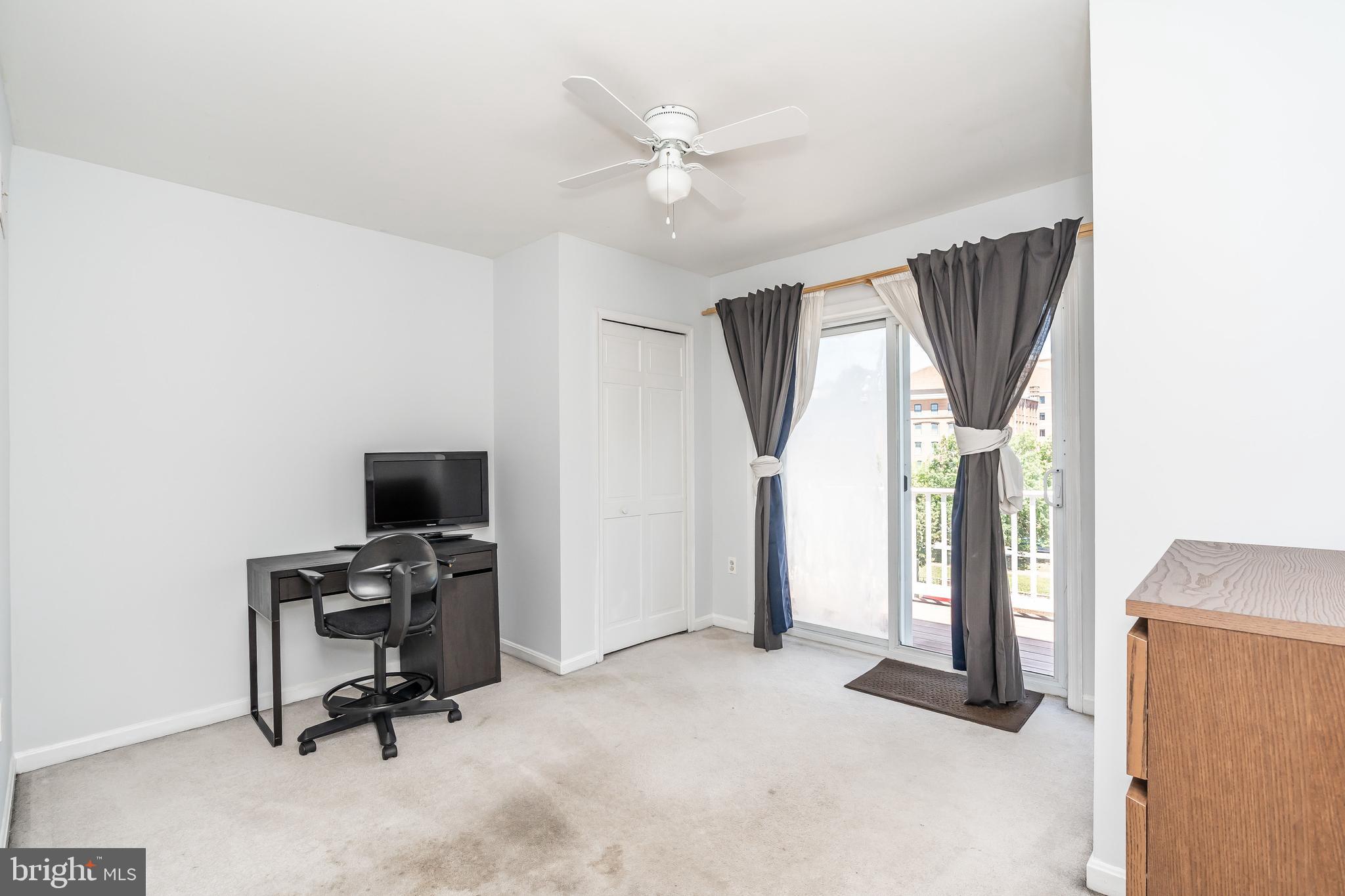 HOLLINS PARK - Residential