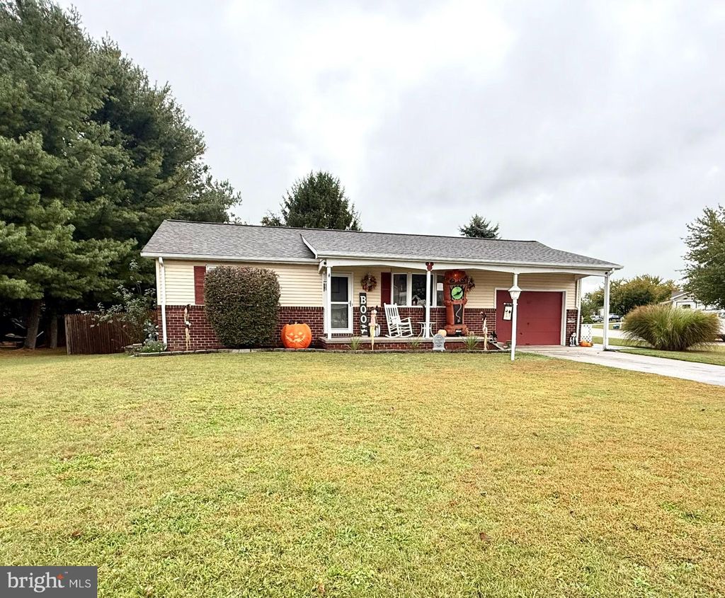Photo of 62 Allen Drive, HANOVER, PA 17331 (MLS # PAYK2091514)