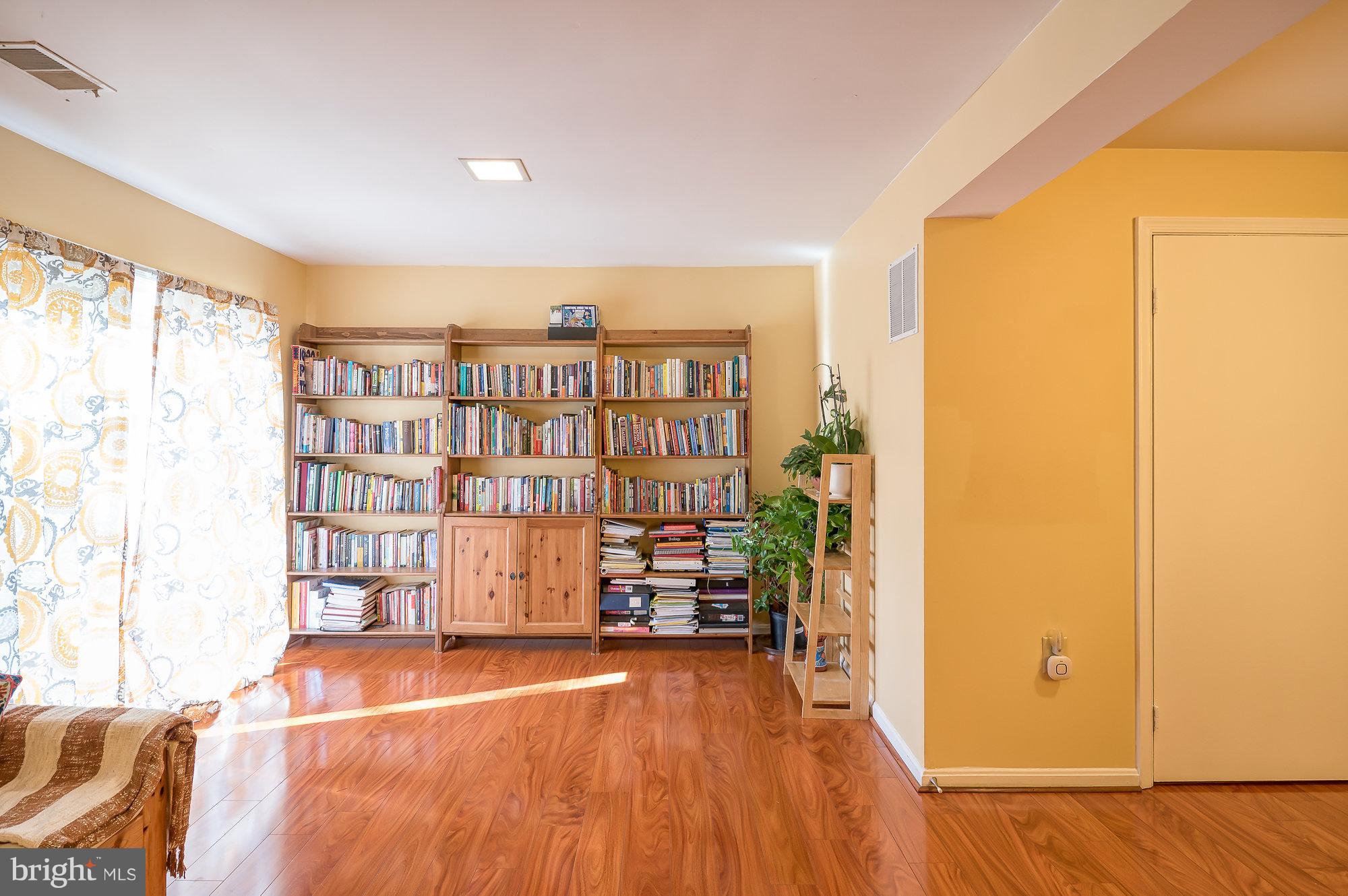 COLONY PARK - Residential