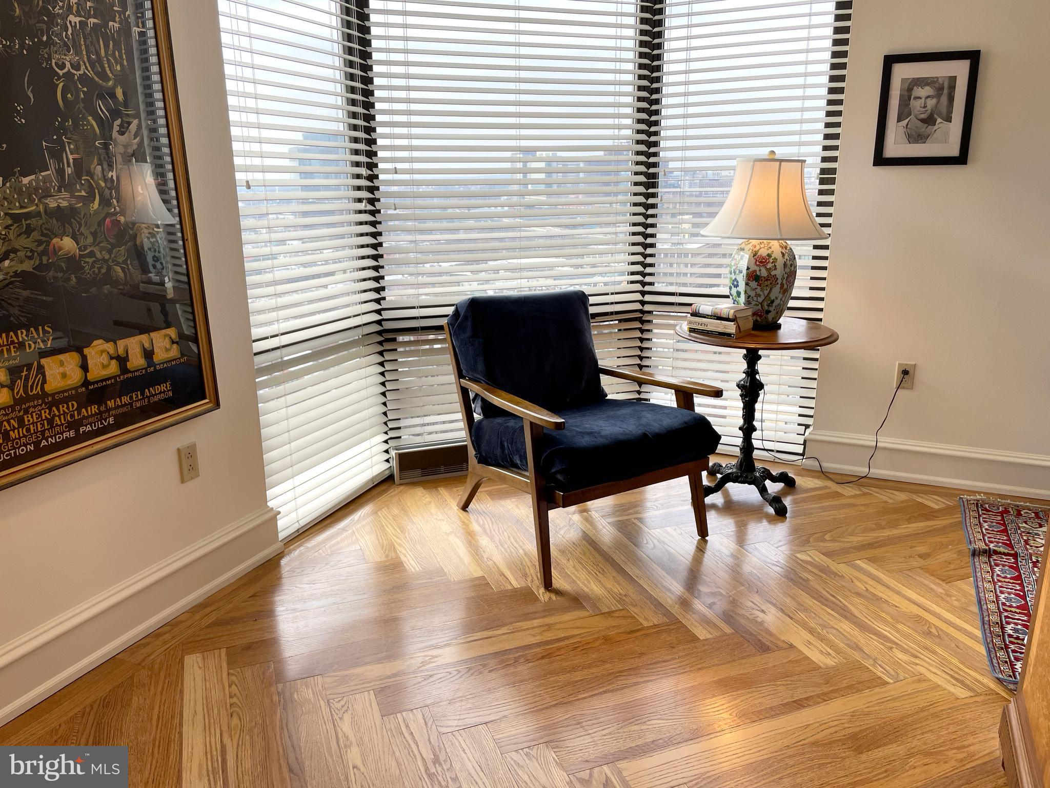 2018 WALNUT STREET 32 21L