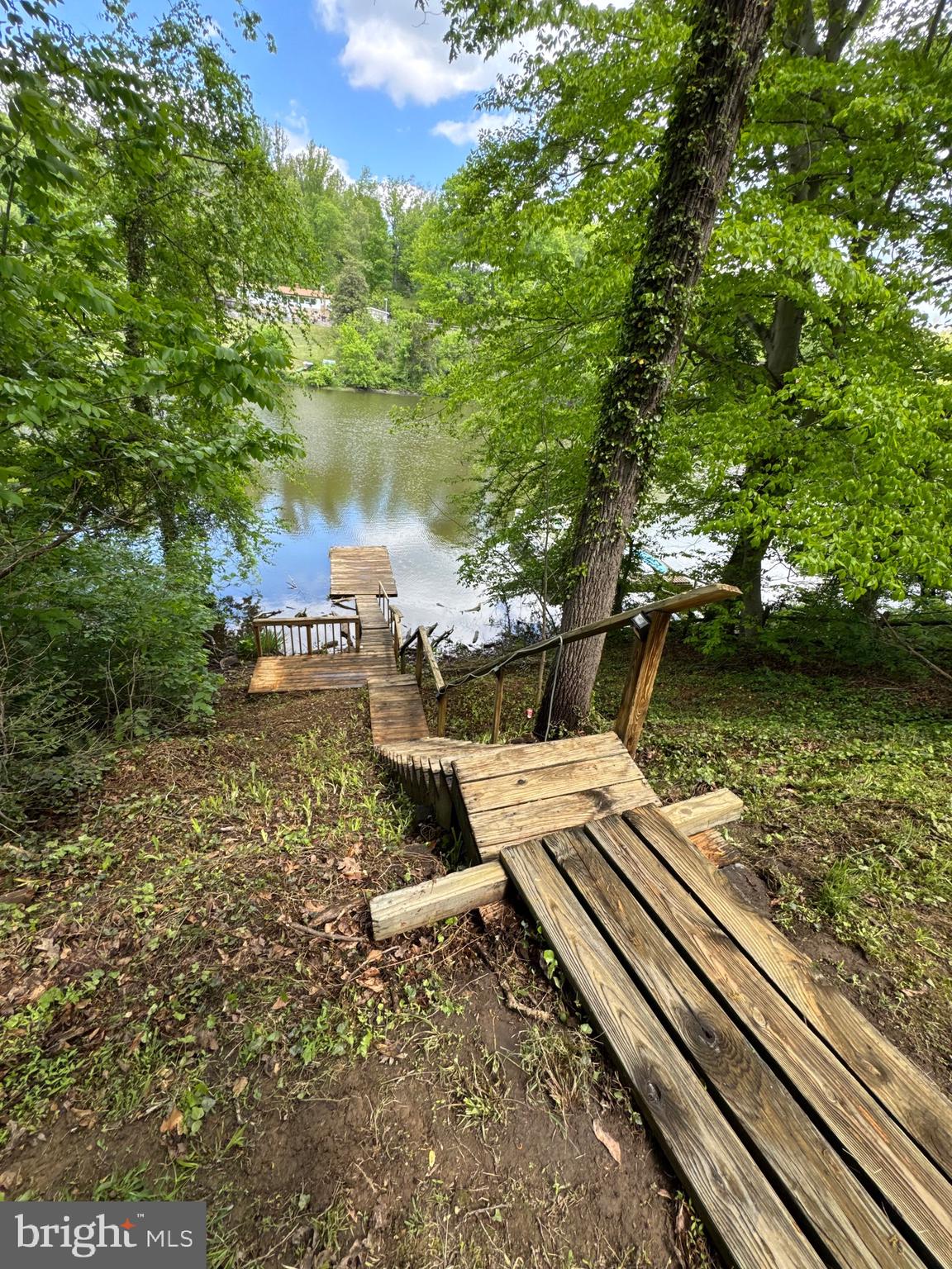 8221 HICKORY HILL DRIVE