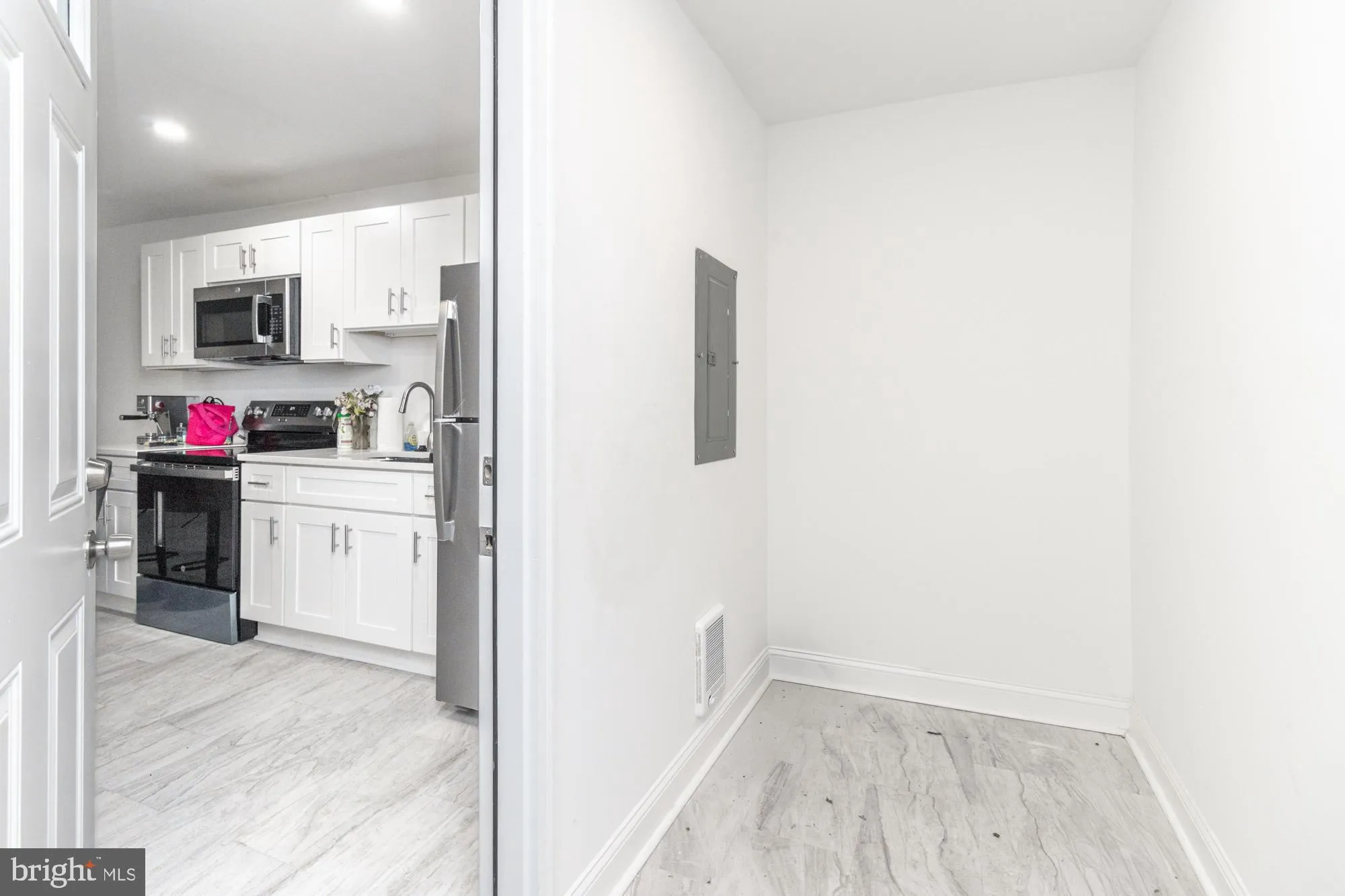 Baltimore, Maryland 21217, United States, 7 Bedrooms Bedrooms, ,4 BathroomsBathrooms,Residential,Coming Soon,244242