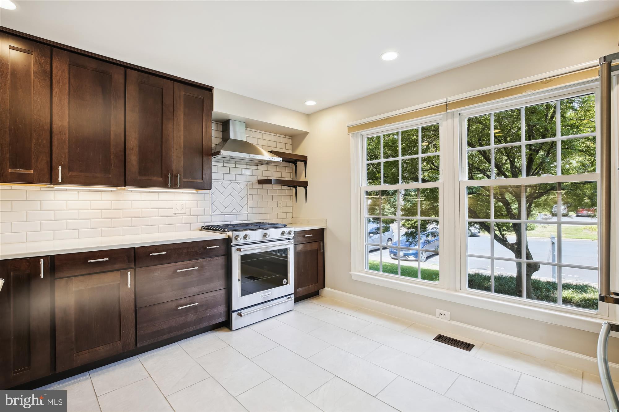 FALLS PLACE TOWNHOUSES - Residential