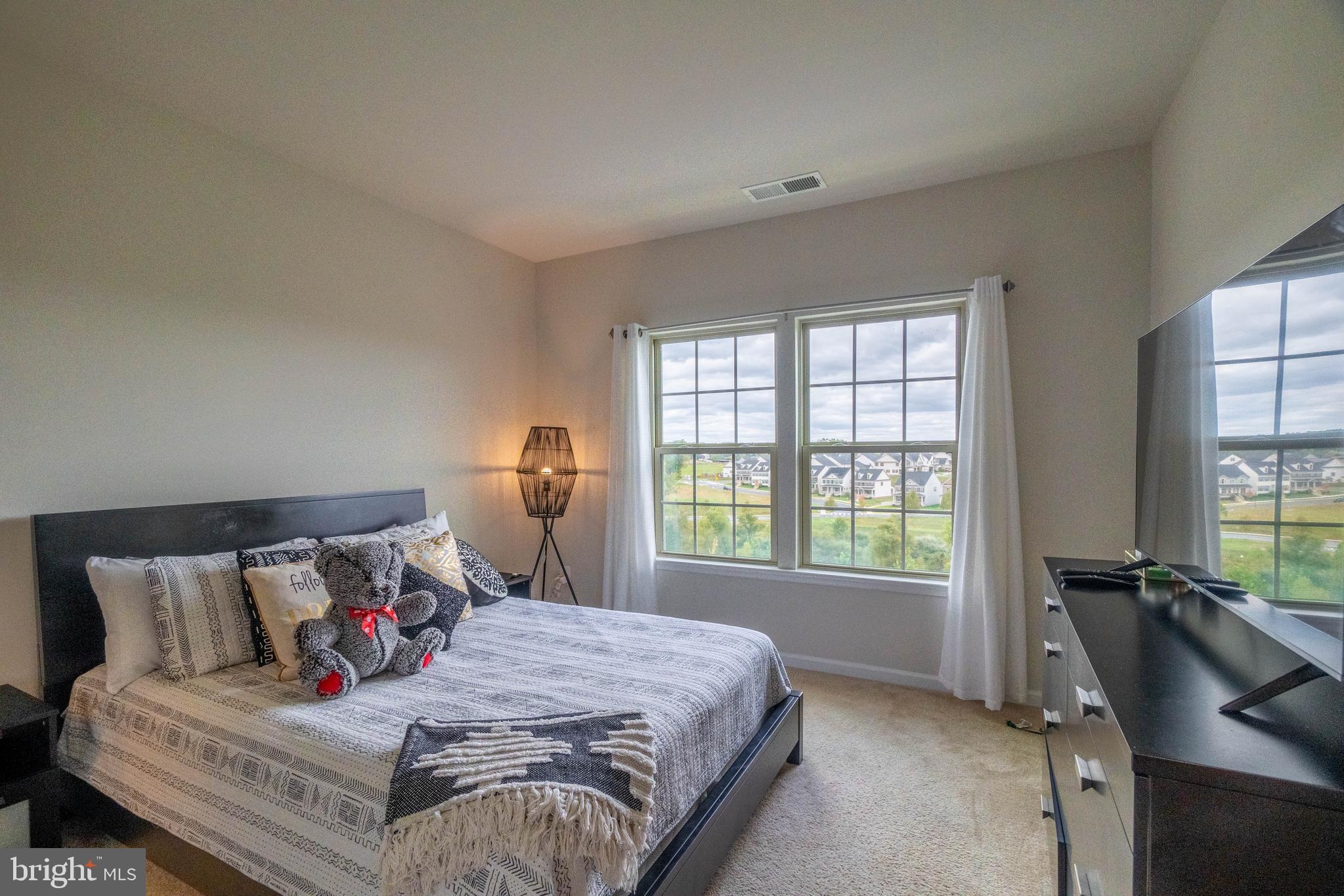 OAKDALE VILLAGE - Residential Lease