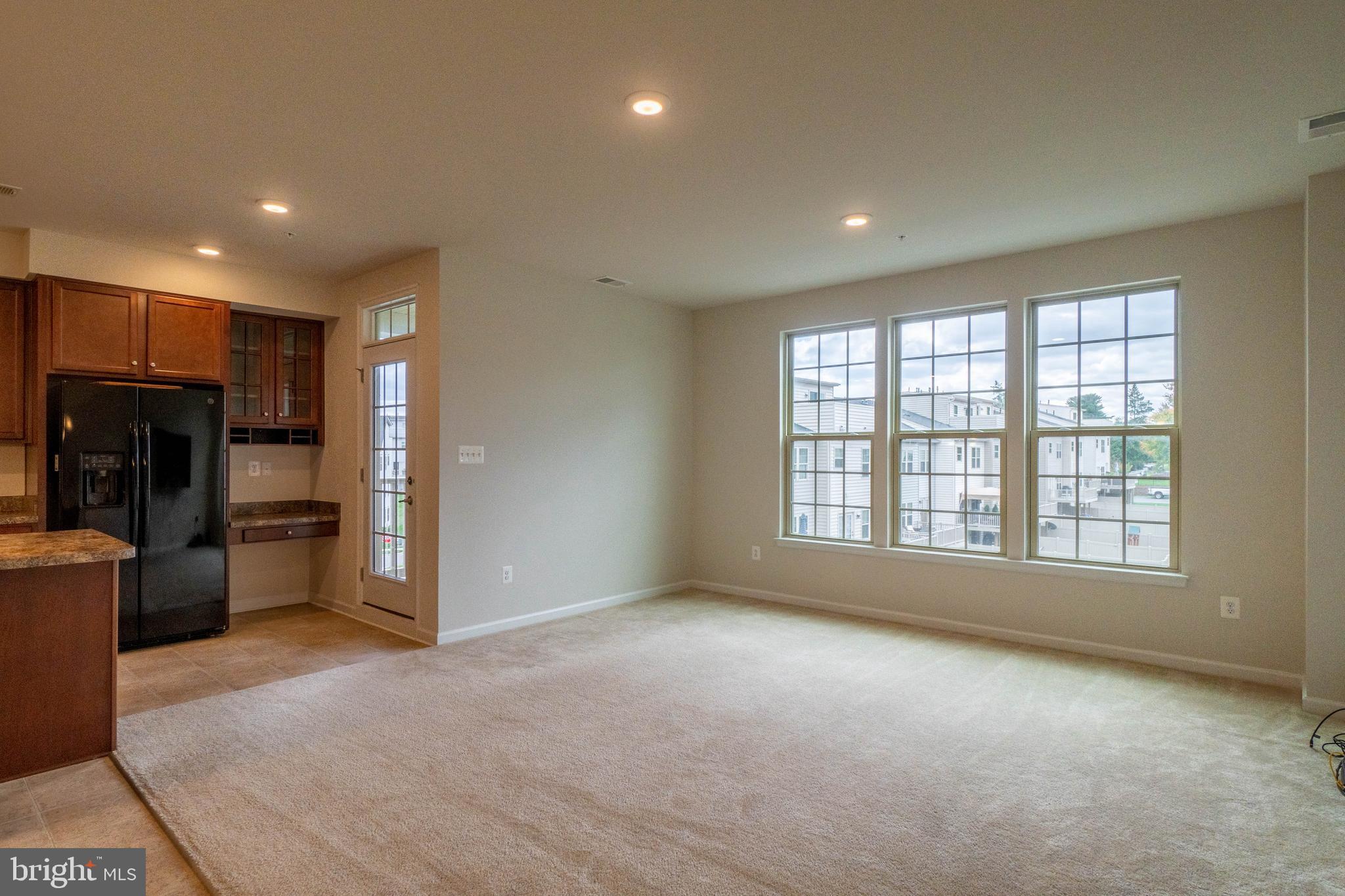 OAKDALE VILLAGE - Residential Lease