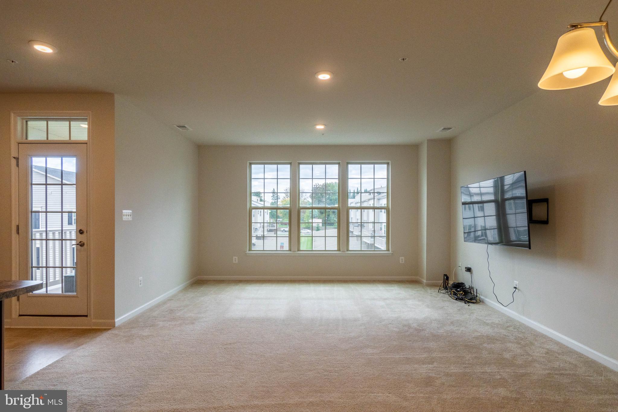 OAKDALE VILLAGE - Residential Lease