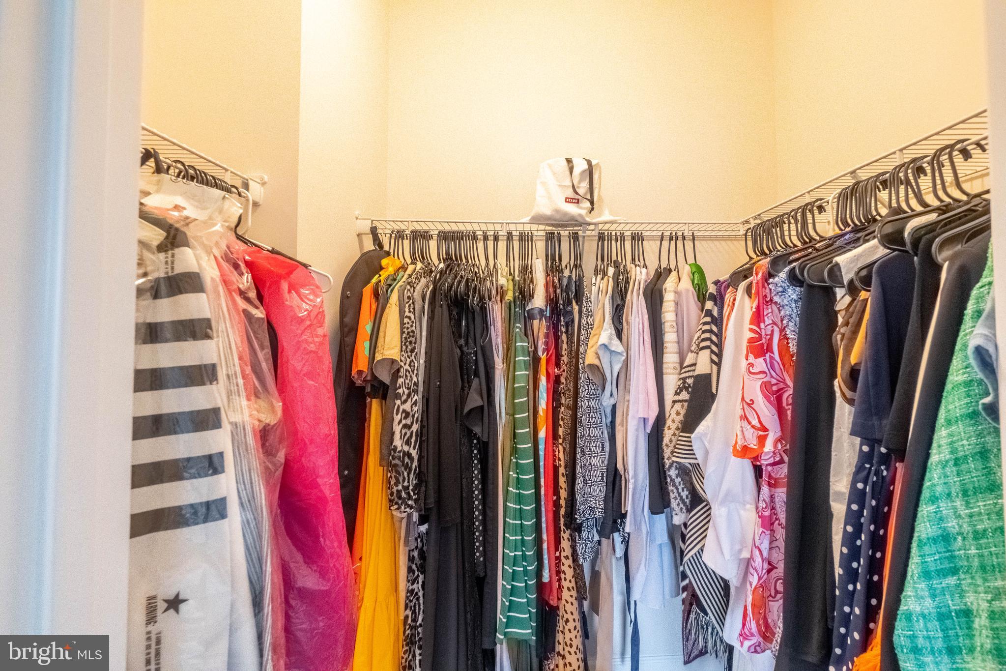 OAKDALE VILLAGE - Residential Lease