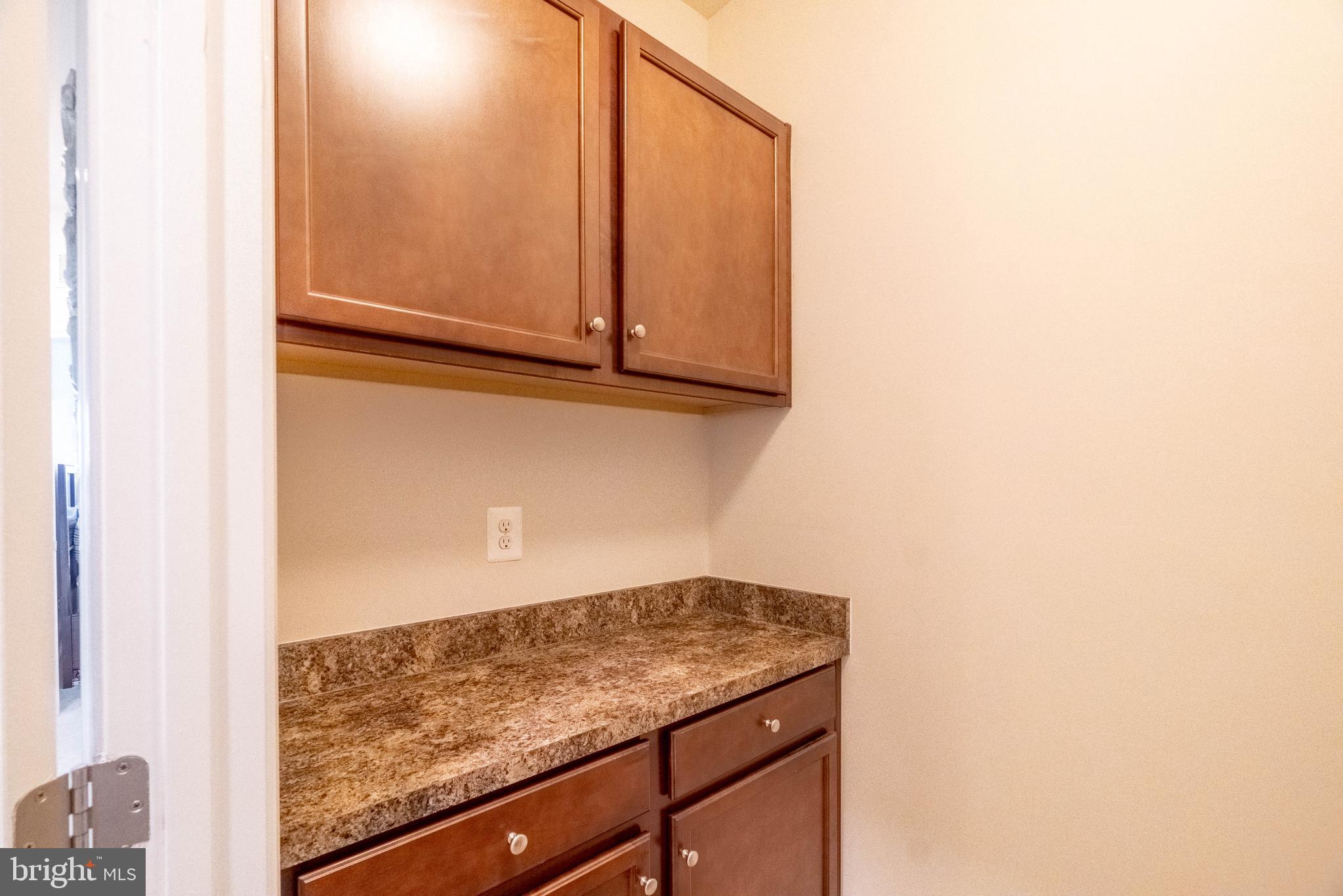 OAKDALE VILLAGE - Residential Lease