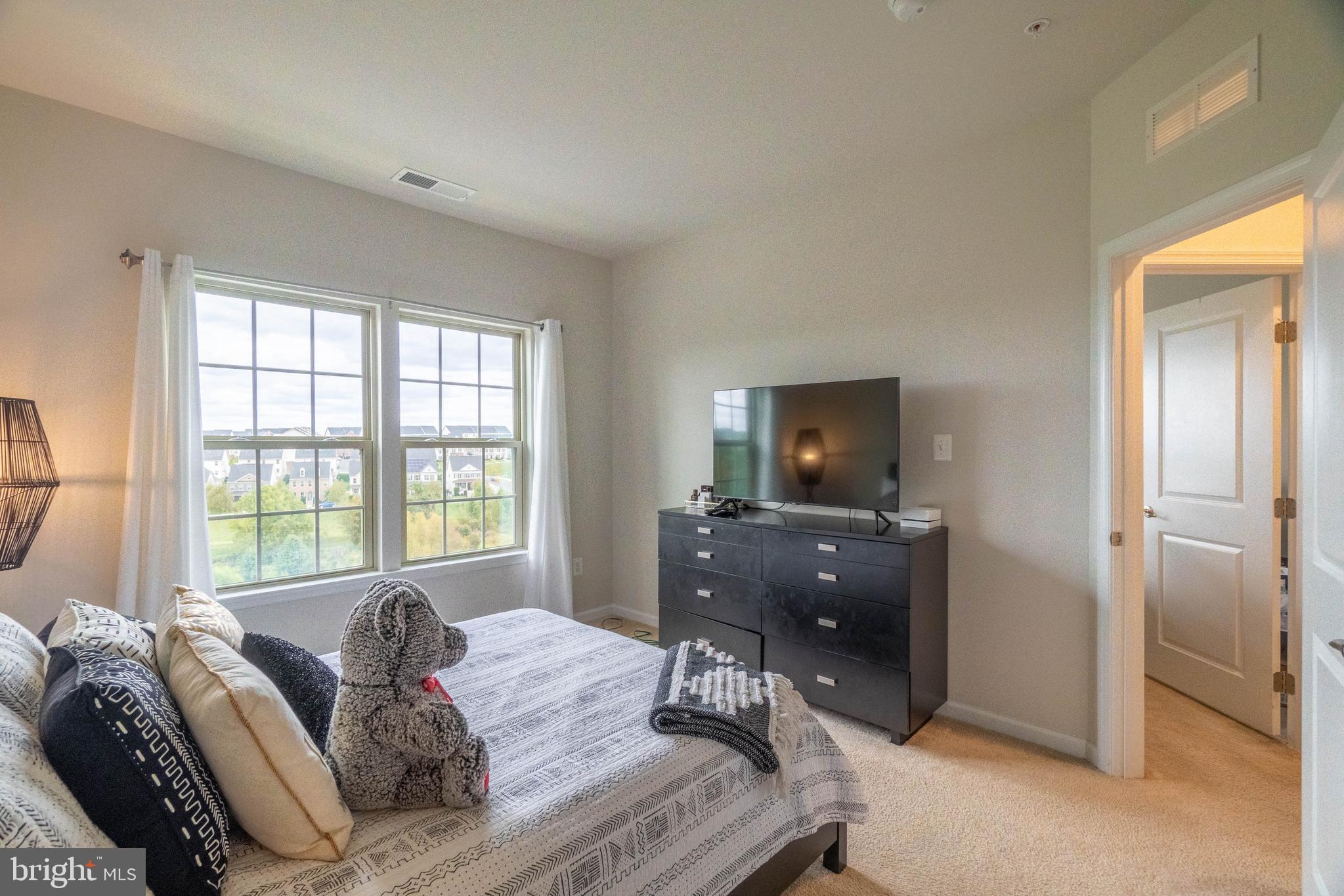 OAKDALE VILLAGE - Residential Lease