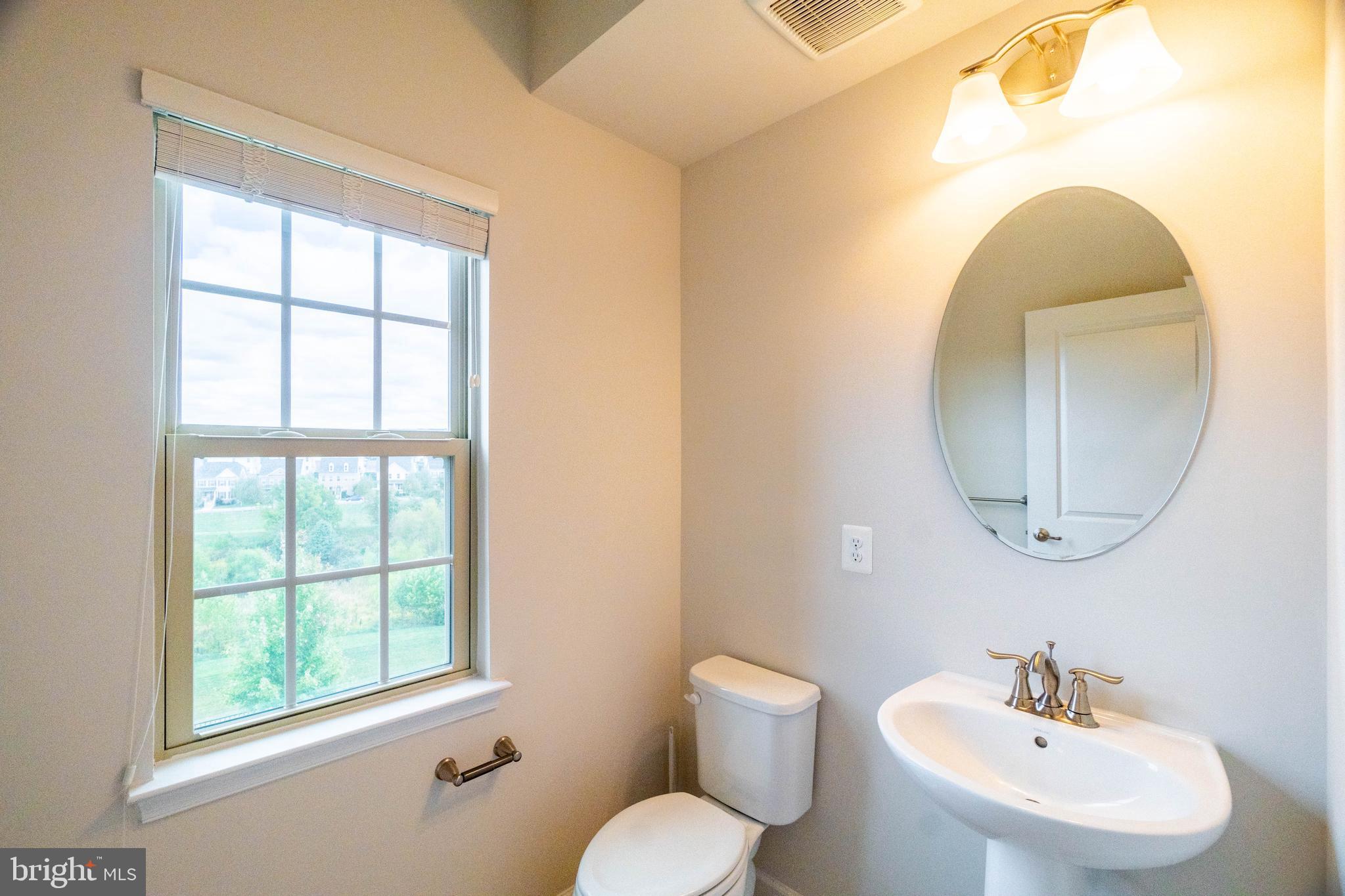 OAKDALE VILLAGE - Residential Lease