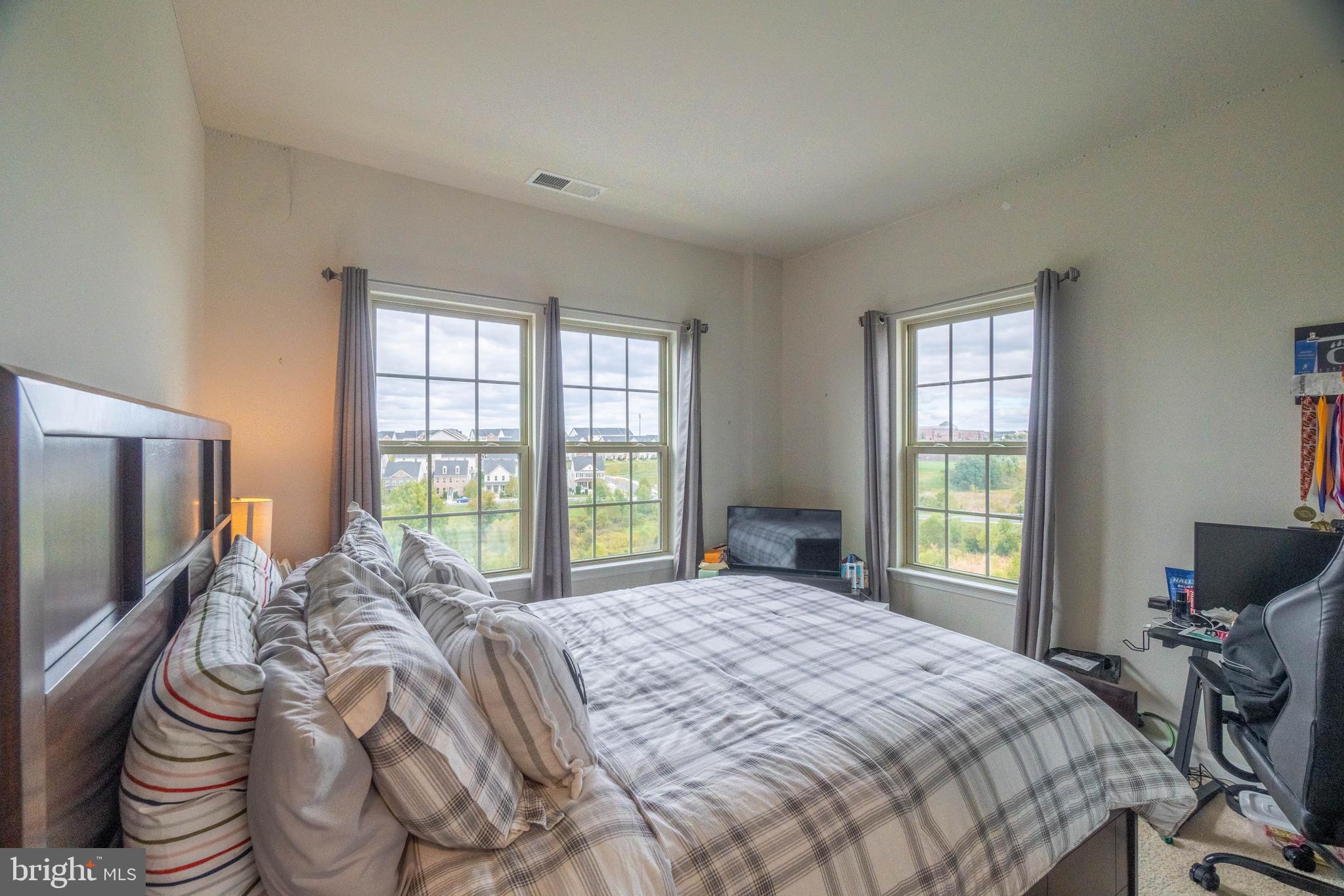 OAKDALE VILLAGE - Residential Lease