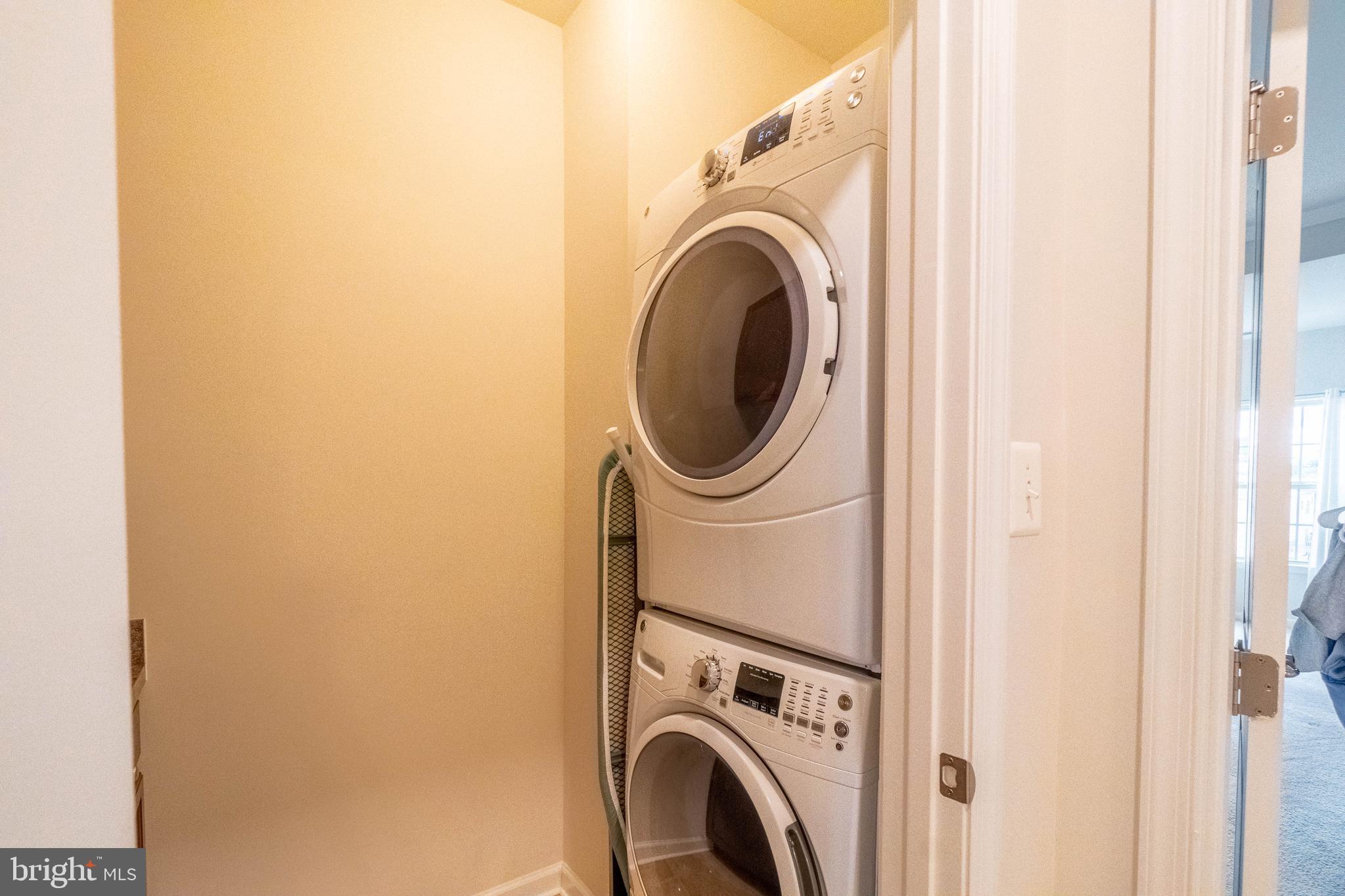 OAKDALE VILLAGE - Residential Lease