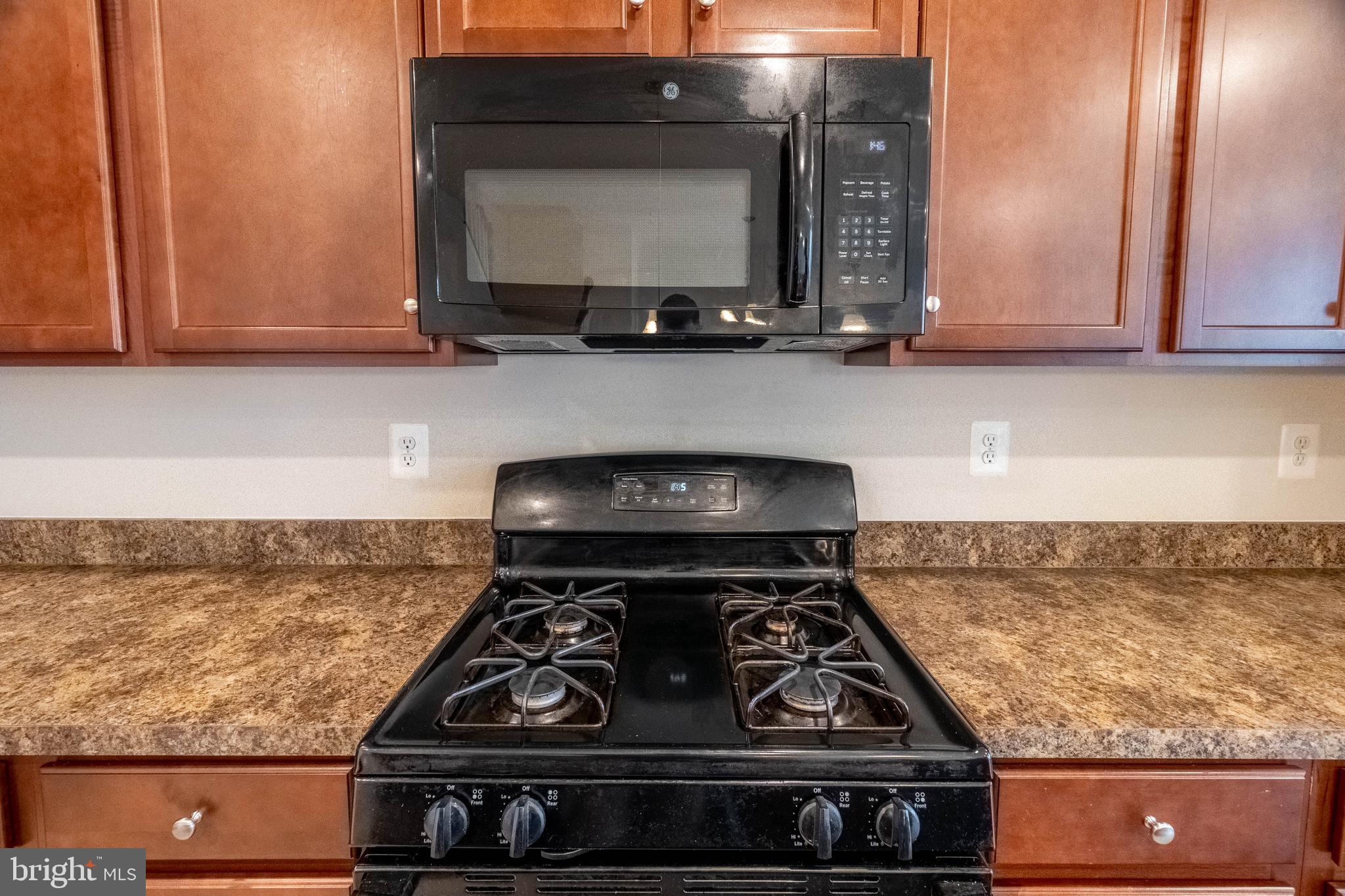 OAKDALE VILLAGE - Residential Lease