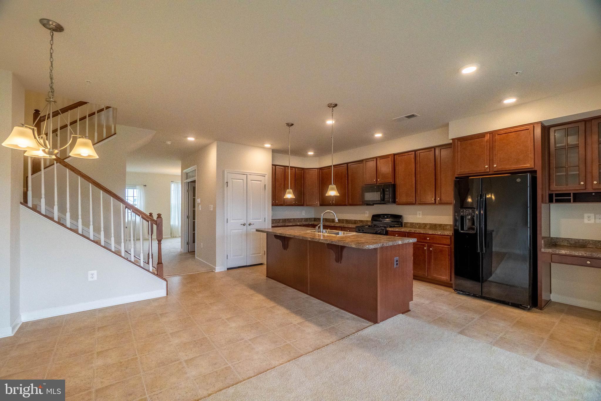 OAKDALE VILLAGE - Residential Lease